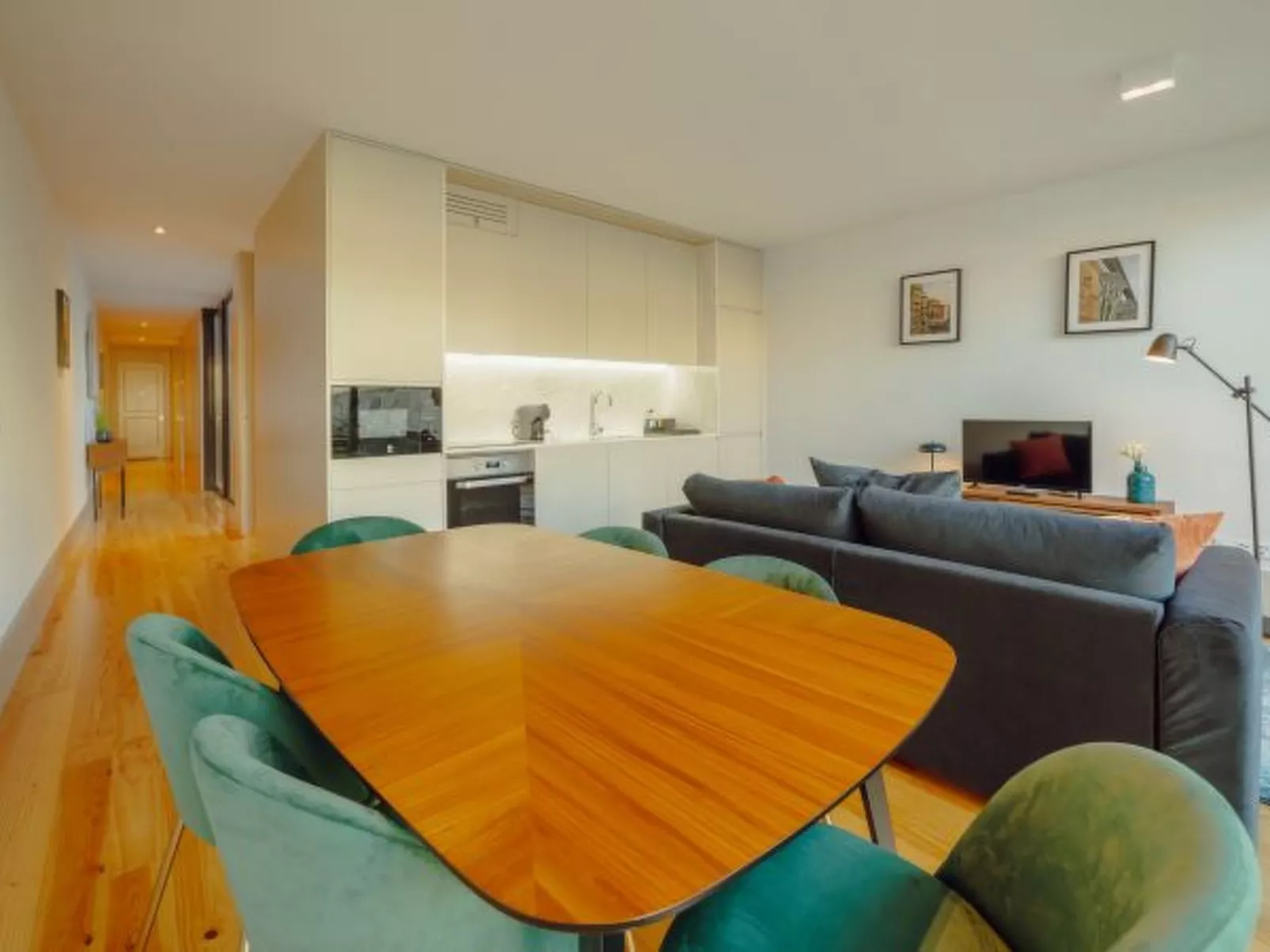 LEGACY OPORTO PREMIUM APARTMENT B by VACATIONY - Inside