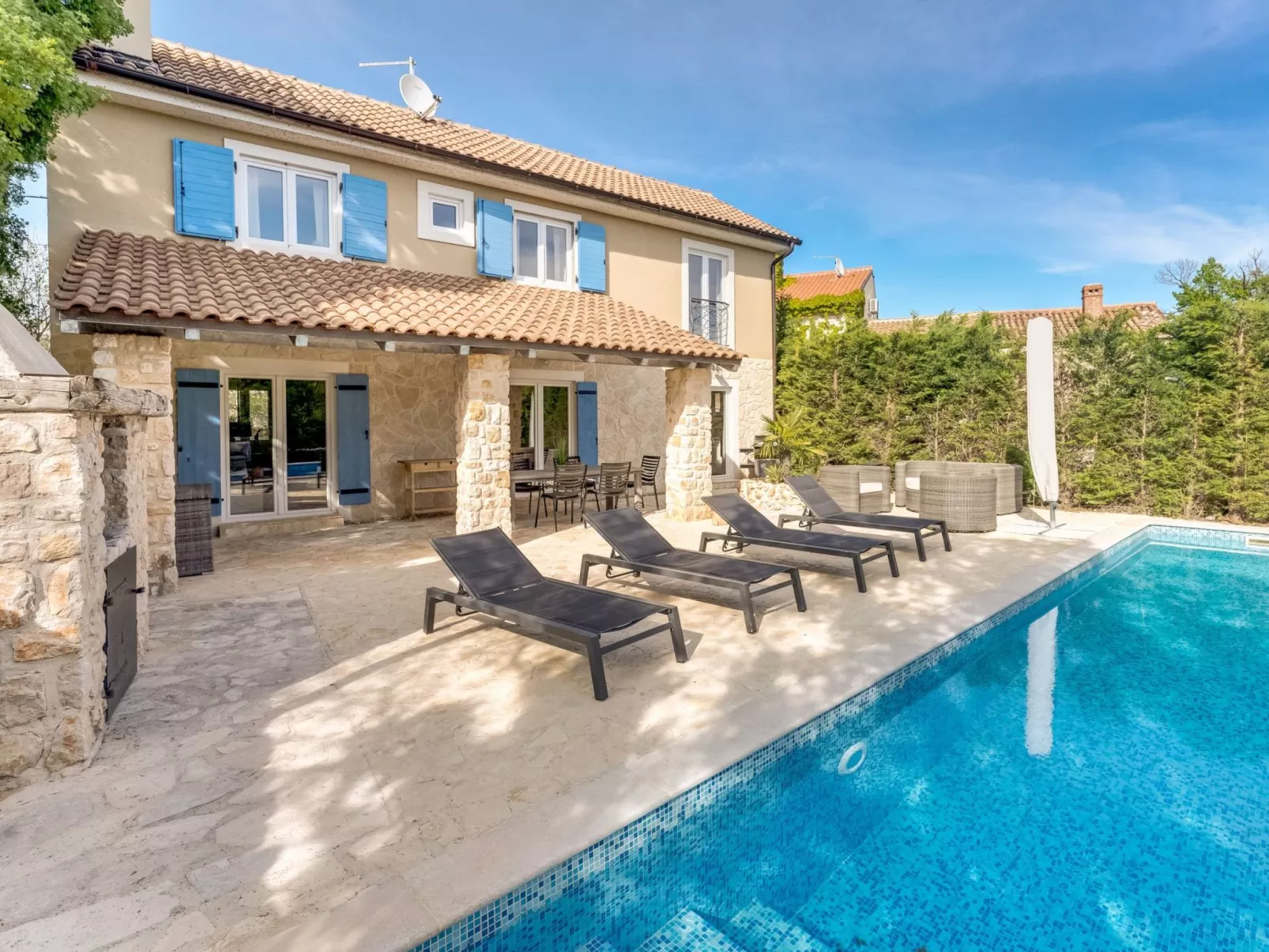 Eine luxuriöse Villa "Maslina" mit Pool und Grill - Dehors