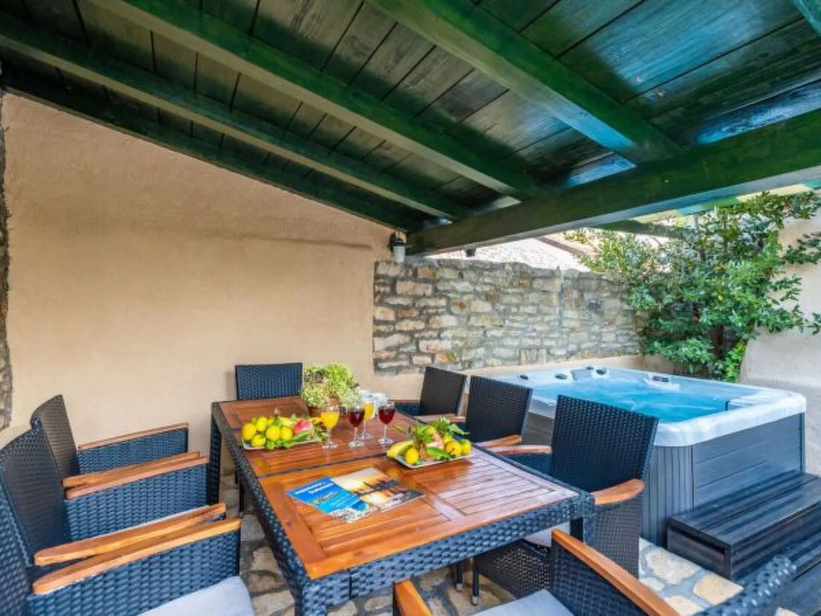 Stone Holiday house Zara with jacuzzi - Image-tags.info