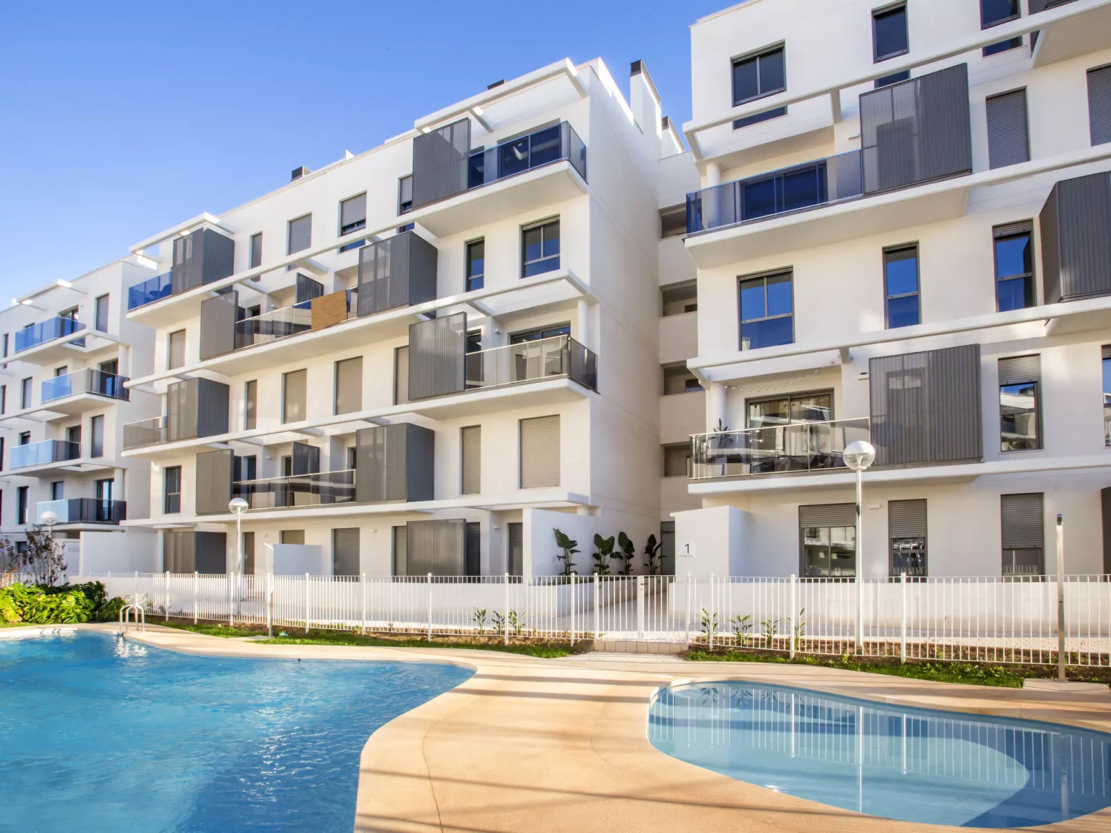 Marina Real III - Outside