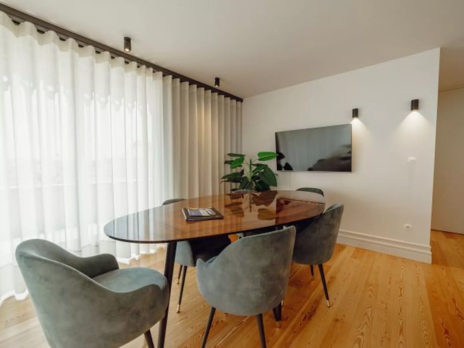 DOWNTOWN PENTHOUSE with RIVER VIEW by VACATIONY - Inside