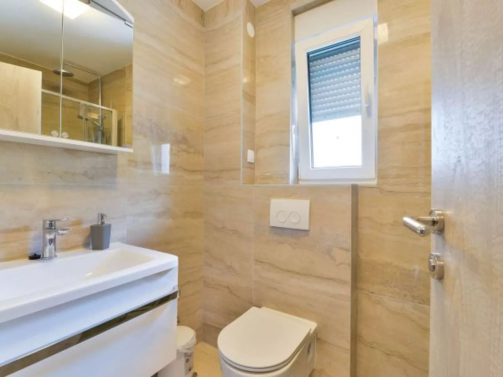 Modern Villa Futura with pool - Drinnen