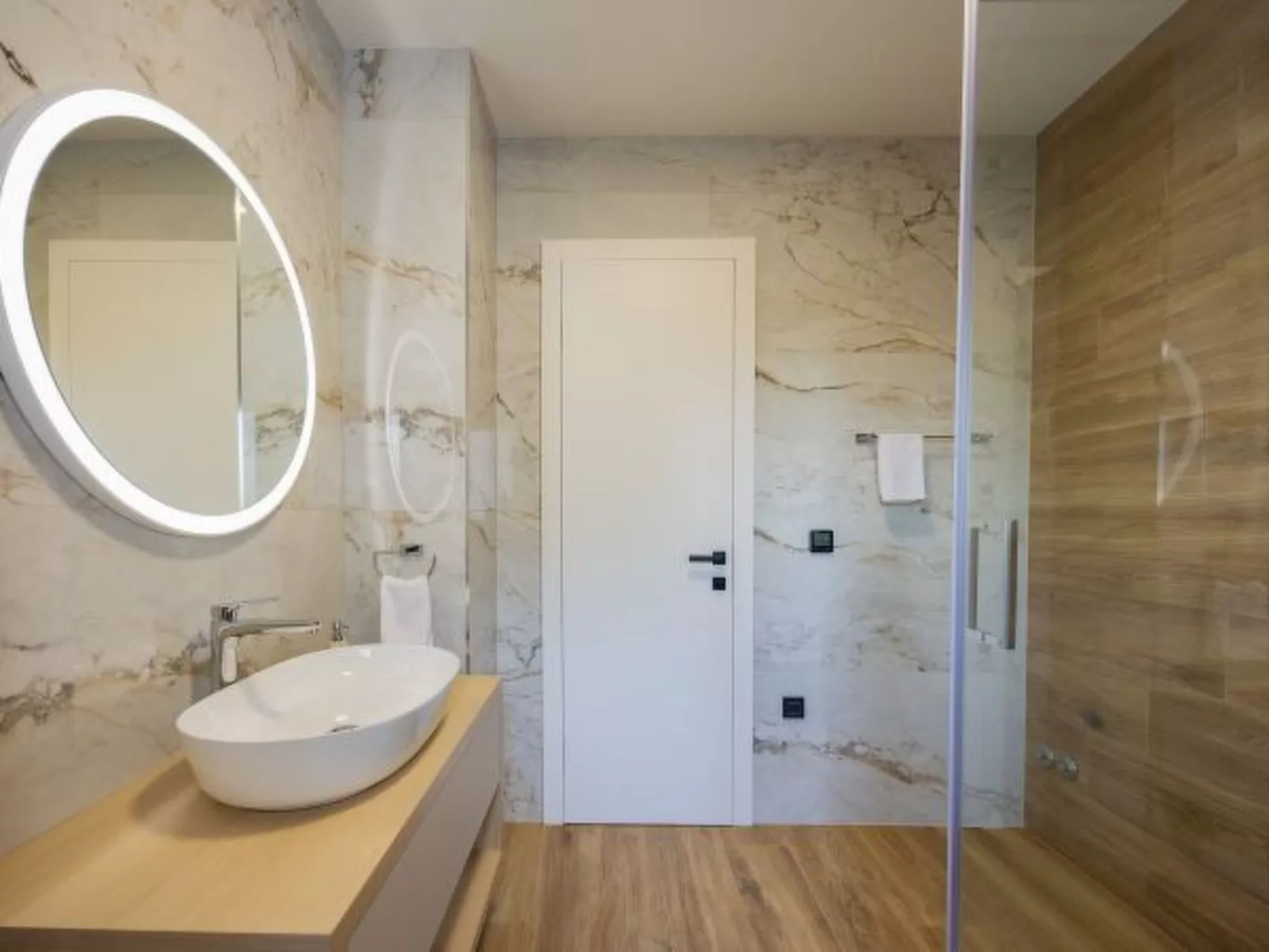 Villa Elena with two pools and spa - Image-tags.info