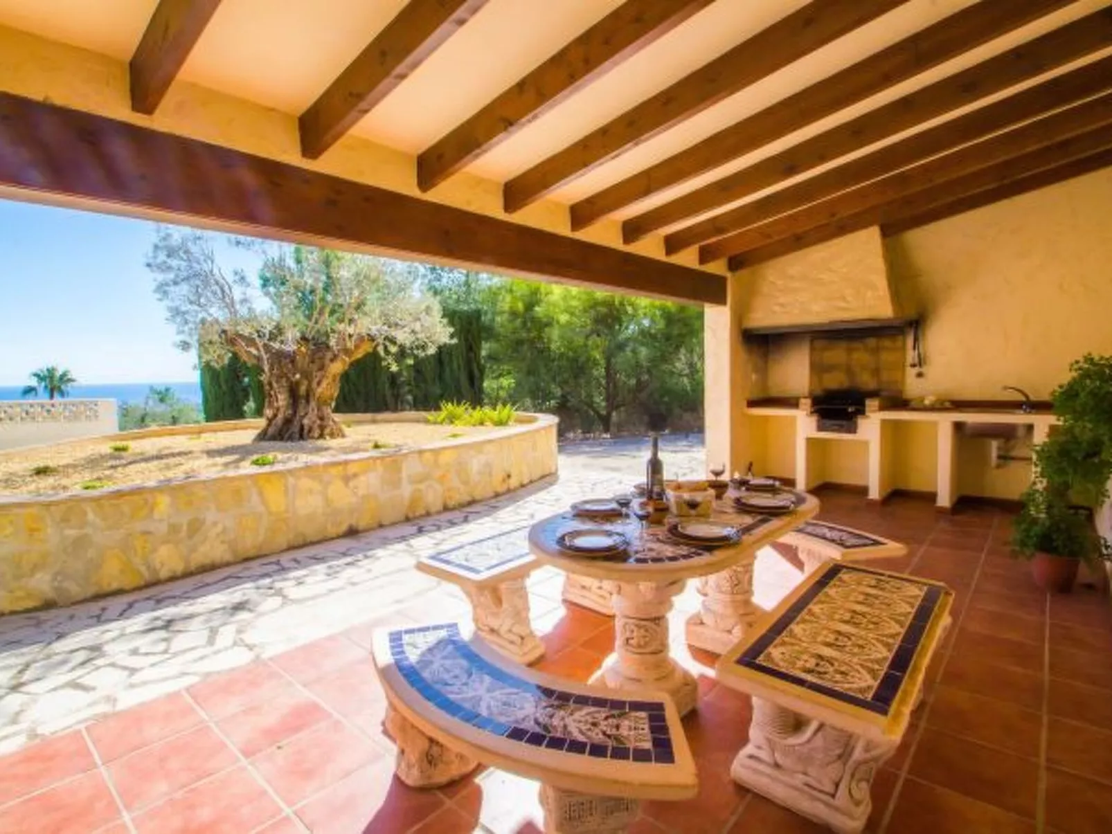 Villa Moskoa - PlusHolidays - Image-tags.info