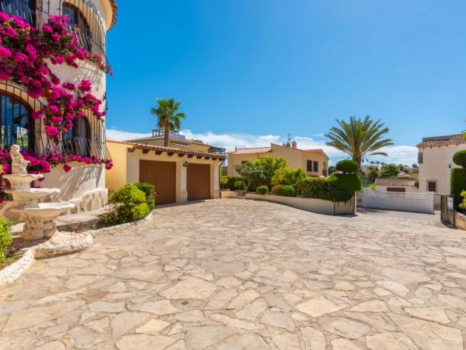 Villa Agudin - PlusHolidays - Image-tags.info