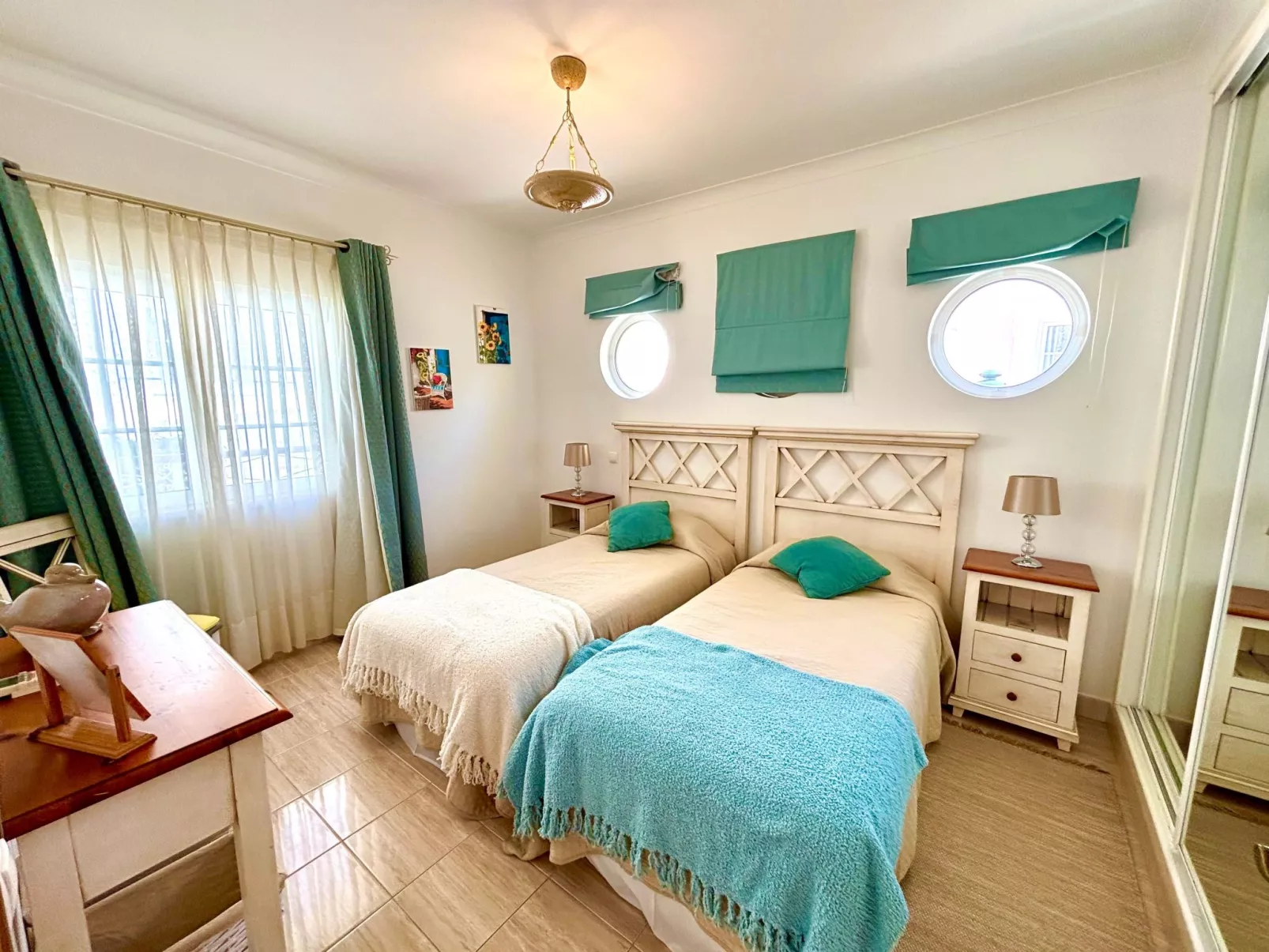 Mit beheiztem Pool - Inside