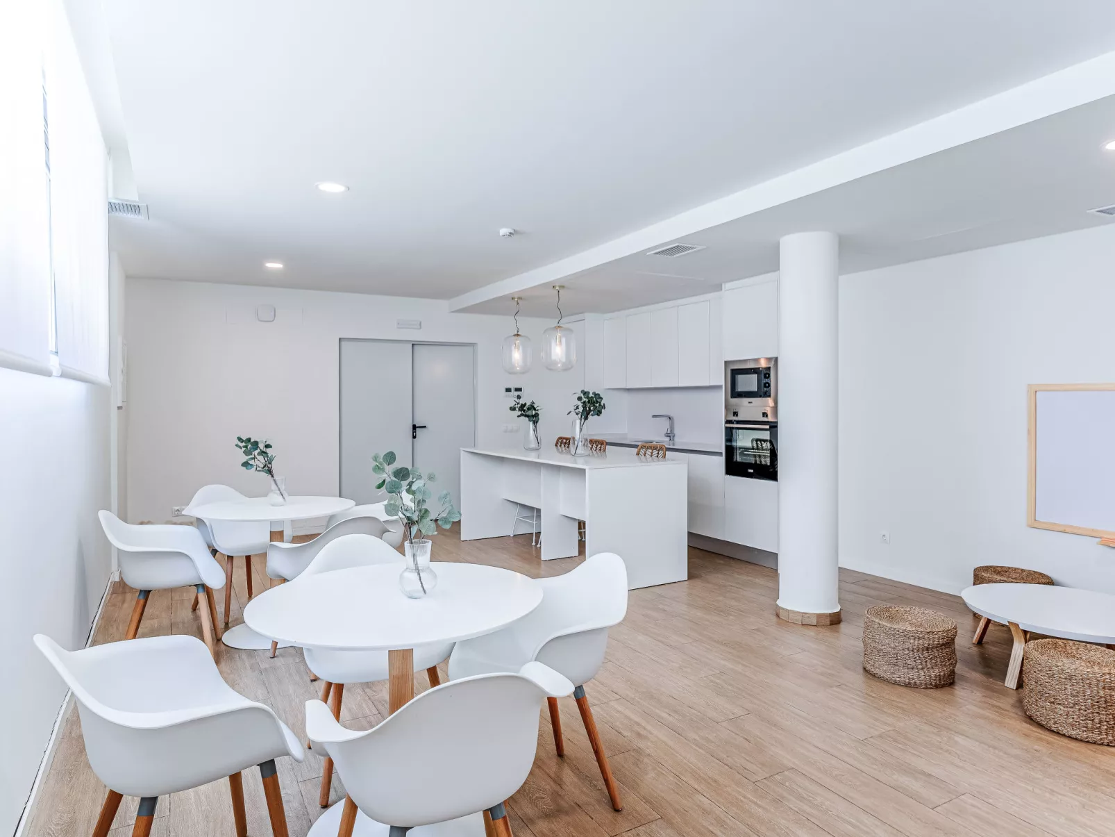 Marina Real III - Inside