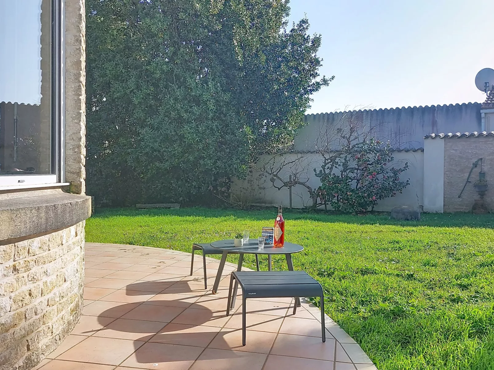 Le Château 3 - Draußen