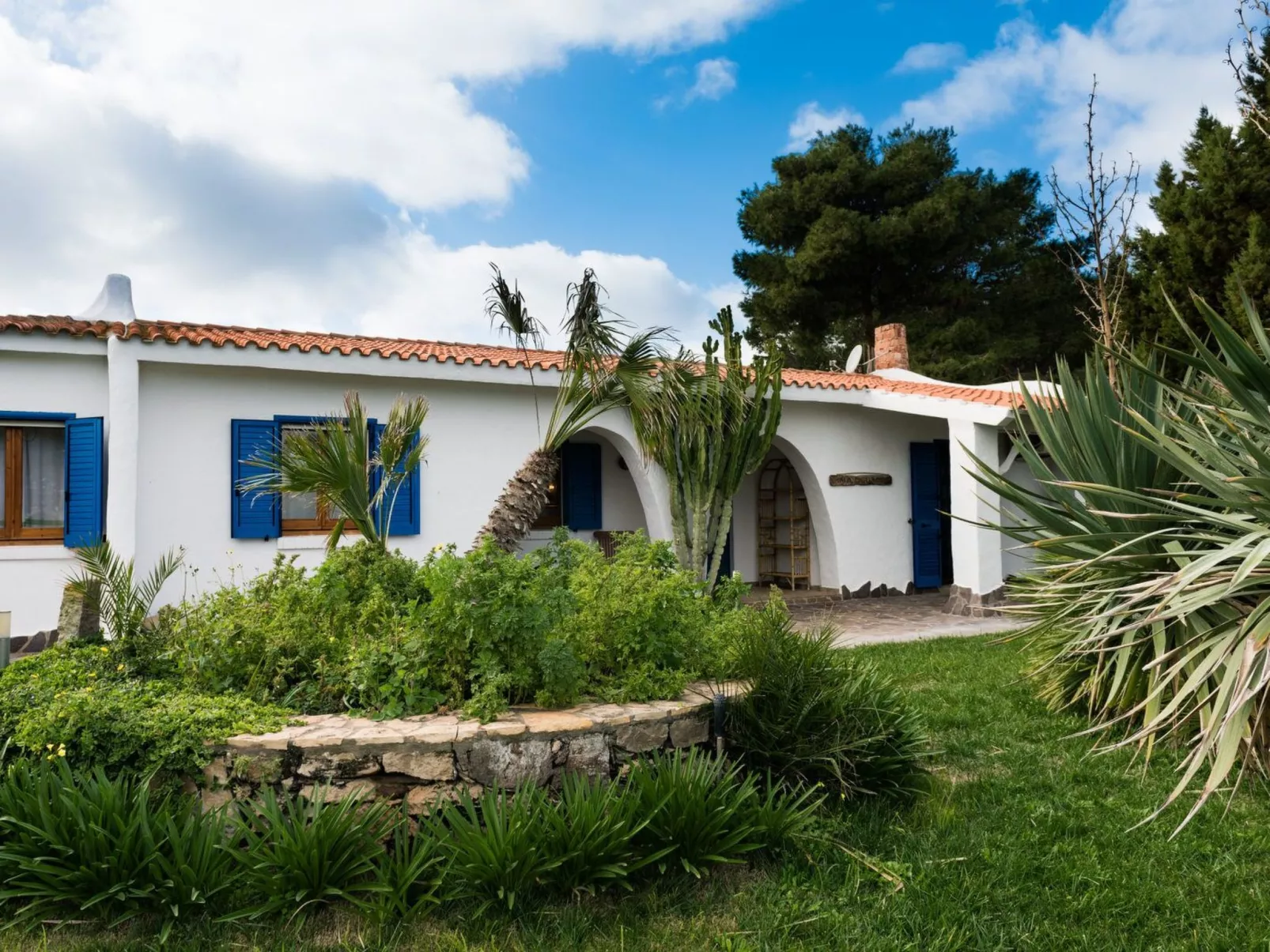 Haus in Calasetta mit Grill und Garten - Draußen