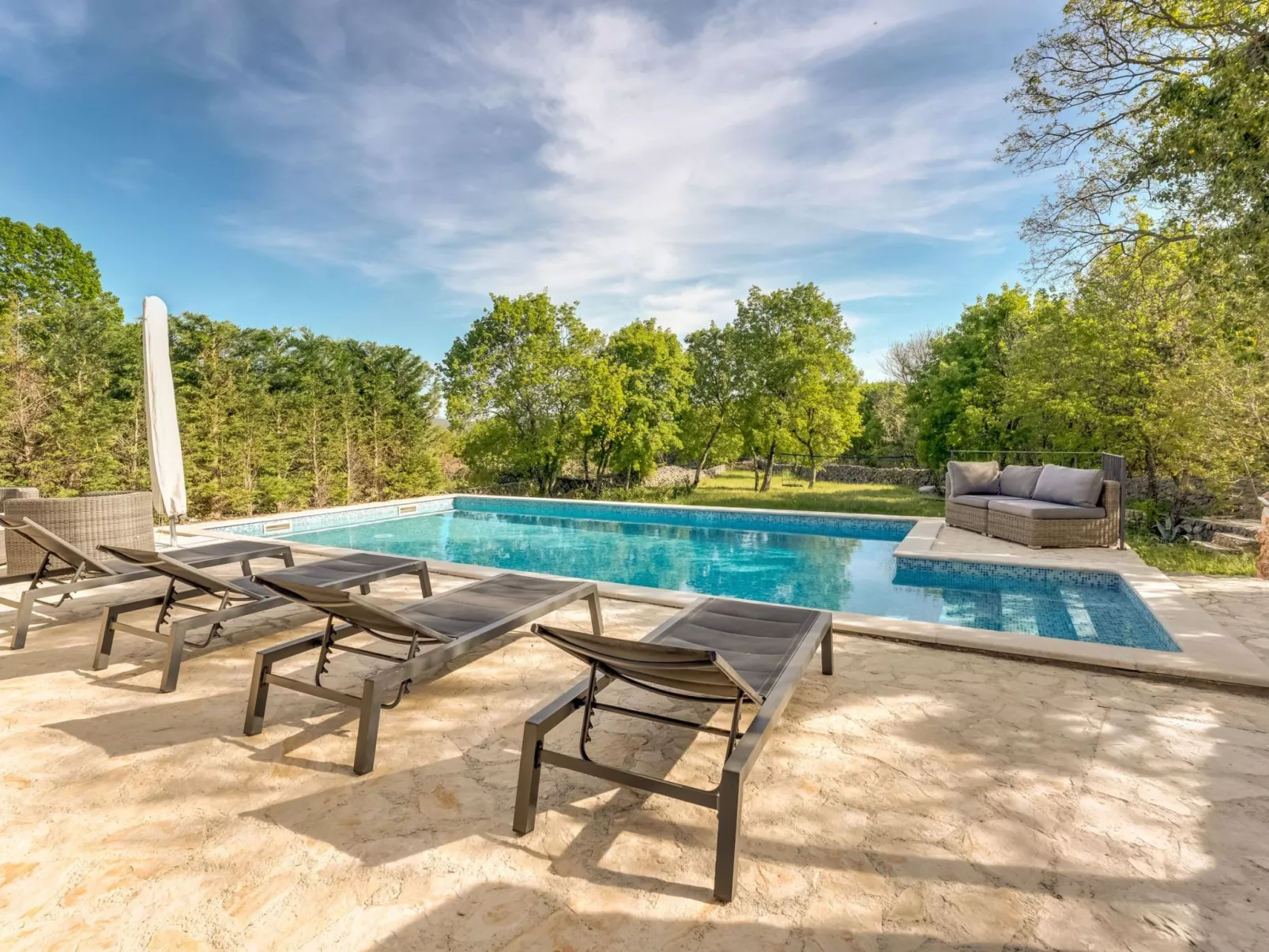 Eine luxuriöse Villa "Maslina" mit Pool und Grill - Dehors