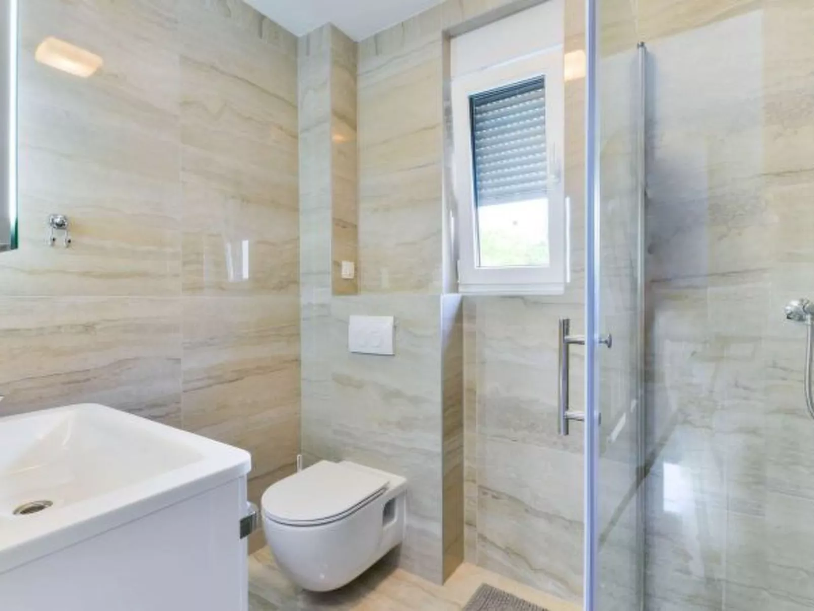 Modern Villa Futura with pool - Drinnen