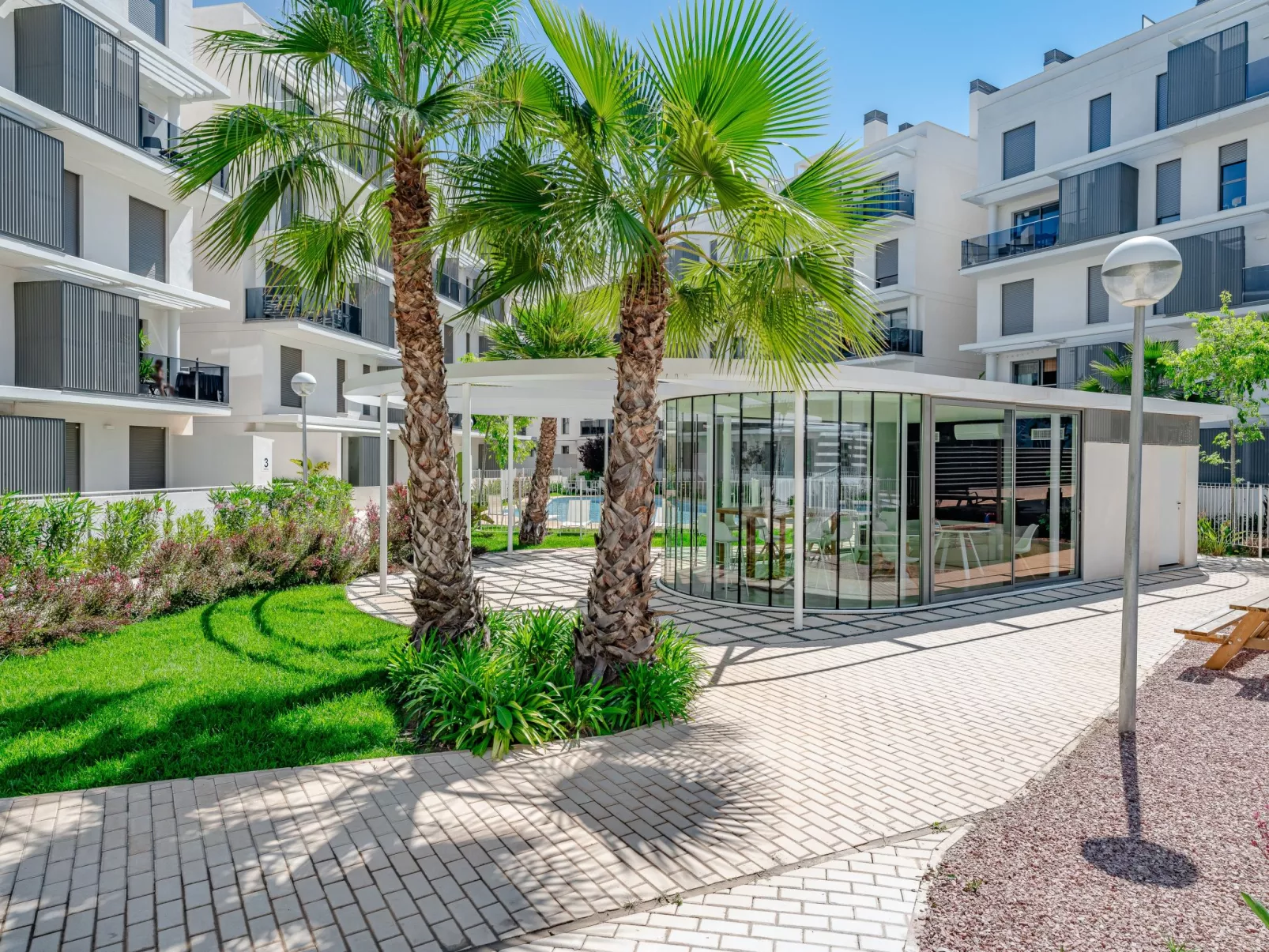 Marina Real III - Outside