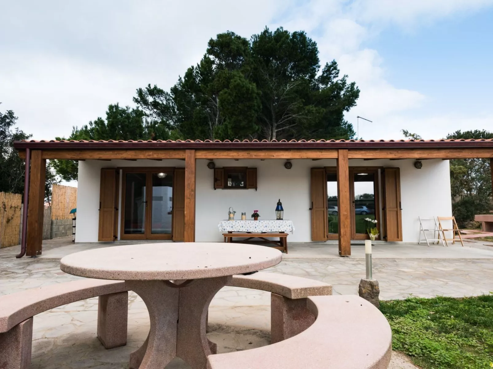 Haus in Calasetta mit Grill und Garten - Draußen