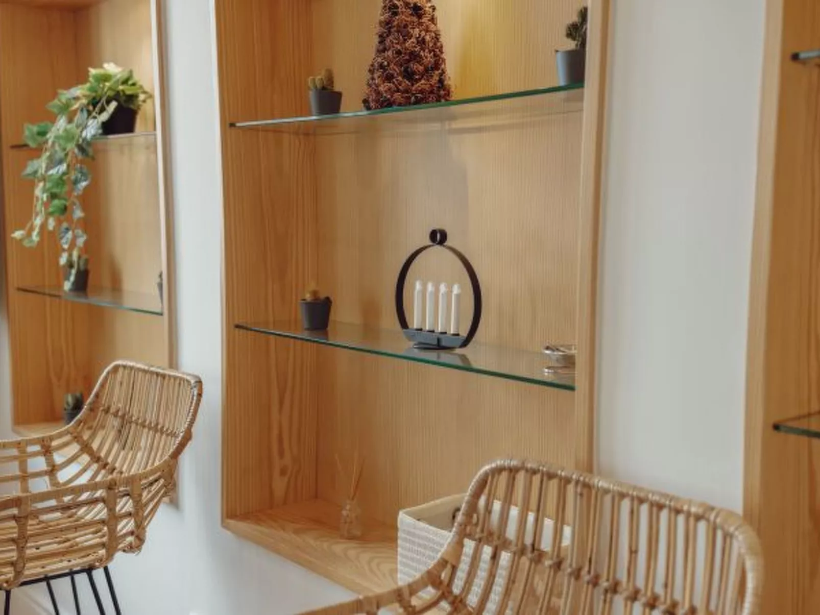 DOWNTOWN CLERIGOS with RIVER VIEW by VACATIONY - Inside