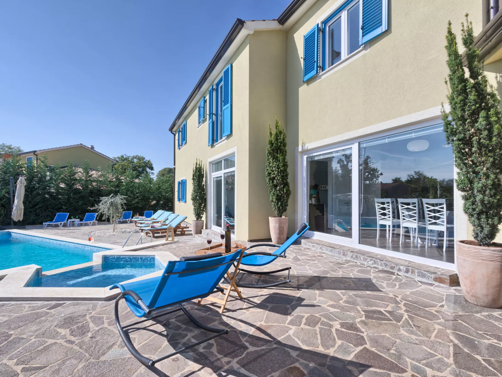 Villa 1519 - Image-tags.info