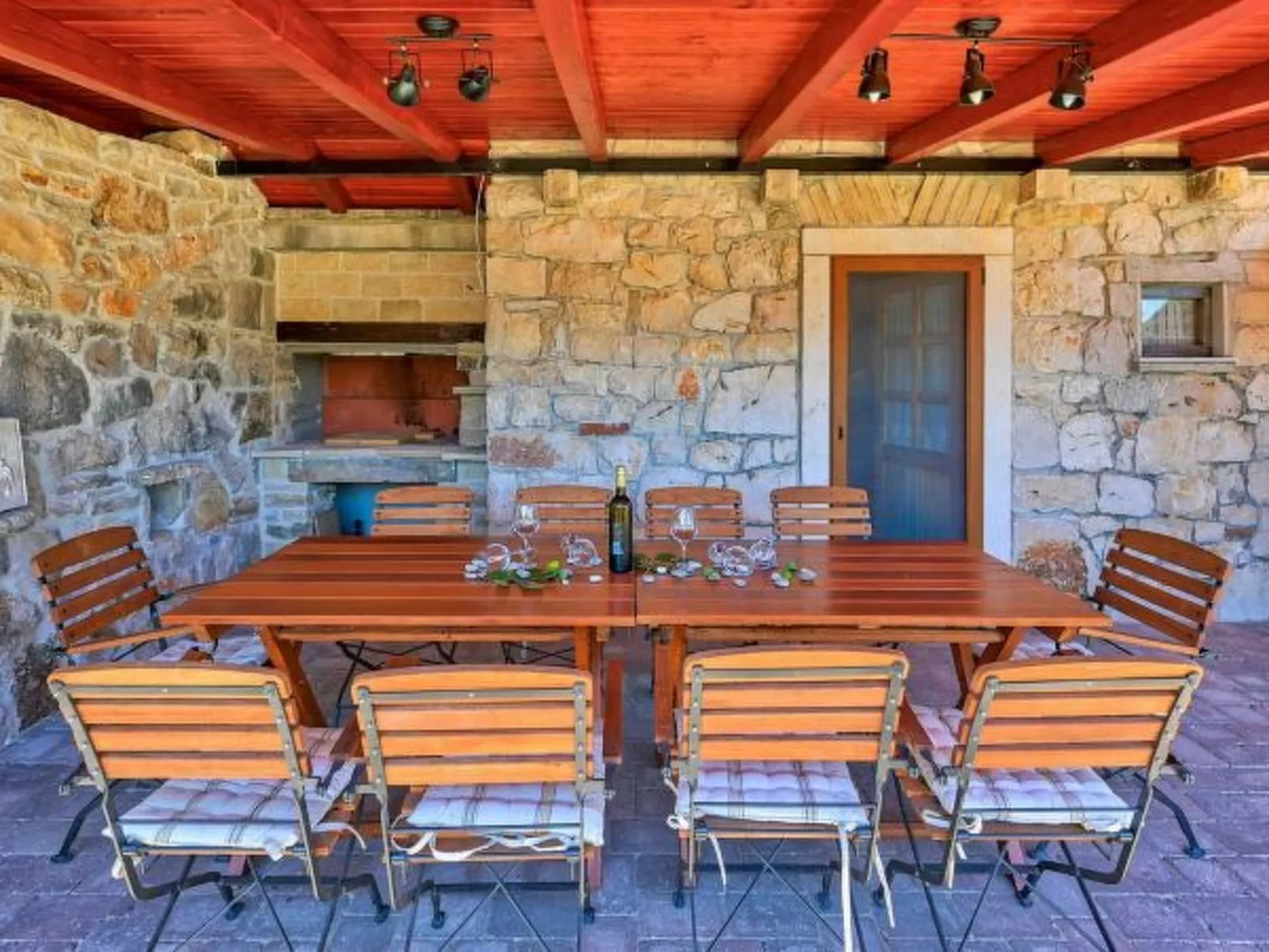 Villa Jacassa with heated pool and jacuzzi - Image-tags.info