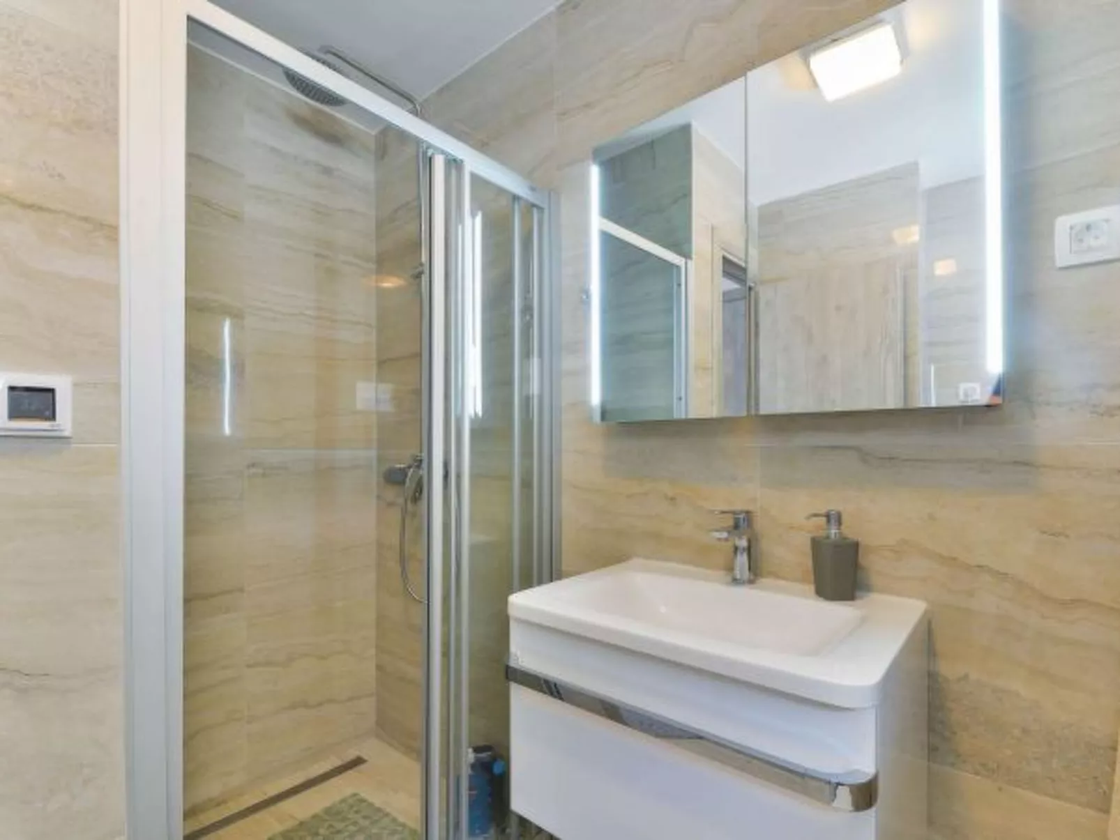 Modern Villa Futura with pool - Drinnen