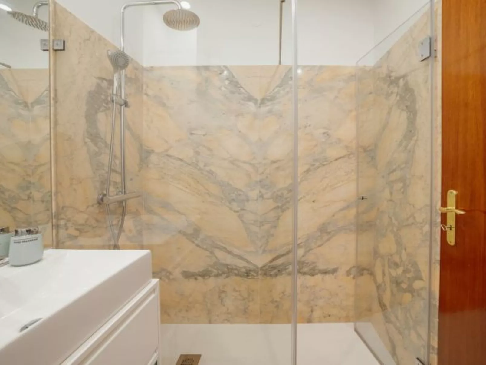 CITY CENTER GRAND SEA VIEW TERRACE by VACATIONY - Inside