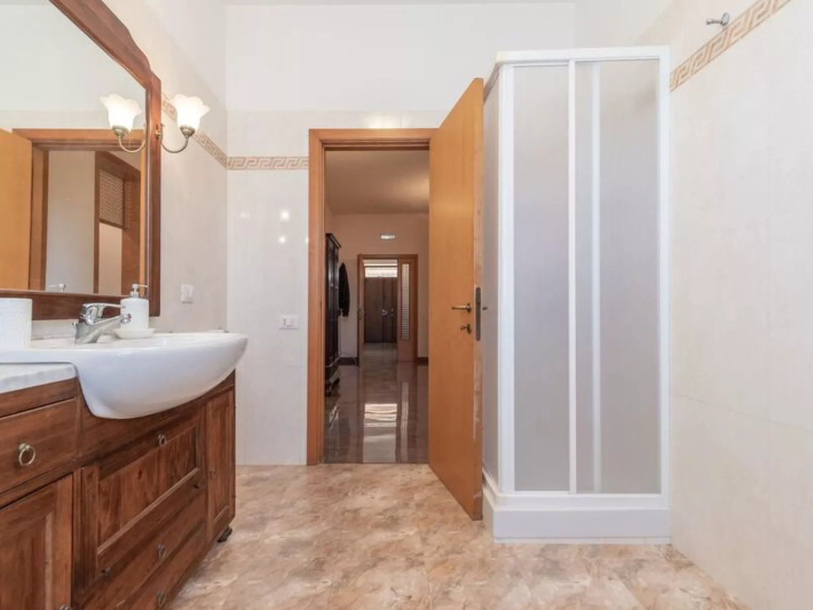 Sunrise Hill Holiday Home - Inside