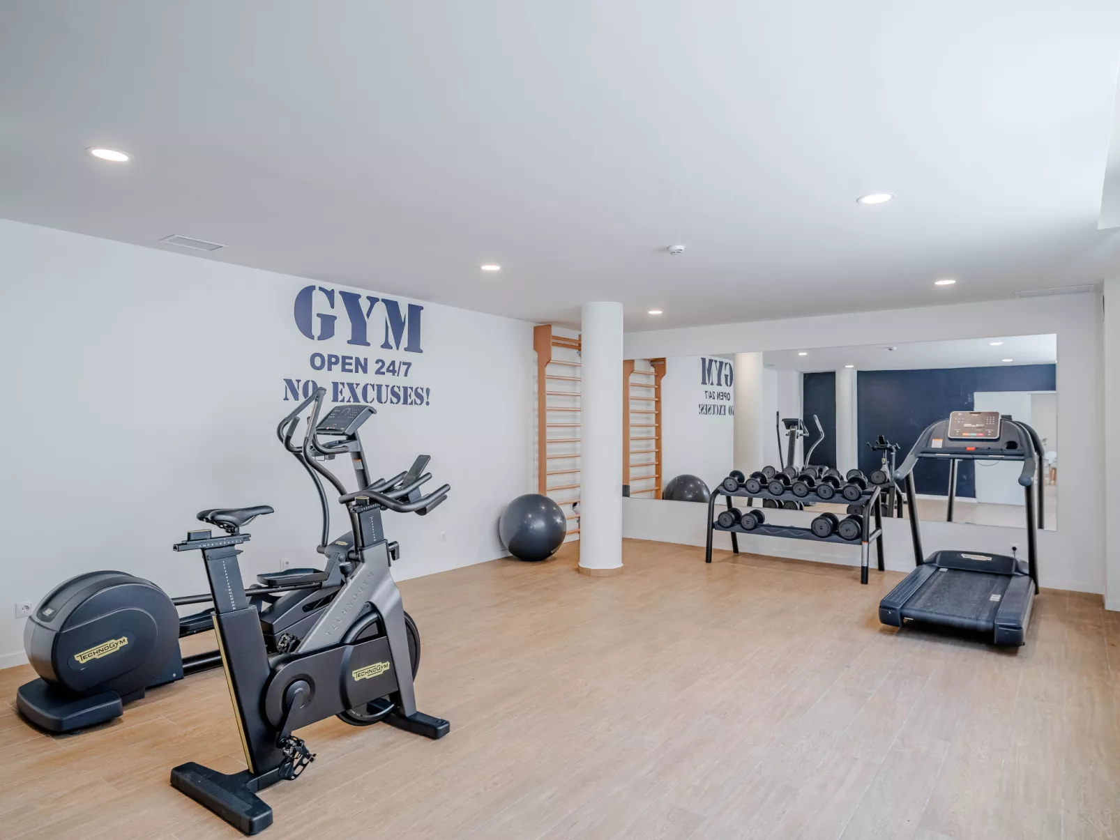 Marina Real III - Inside