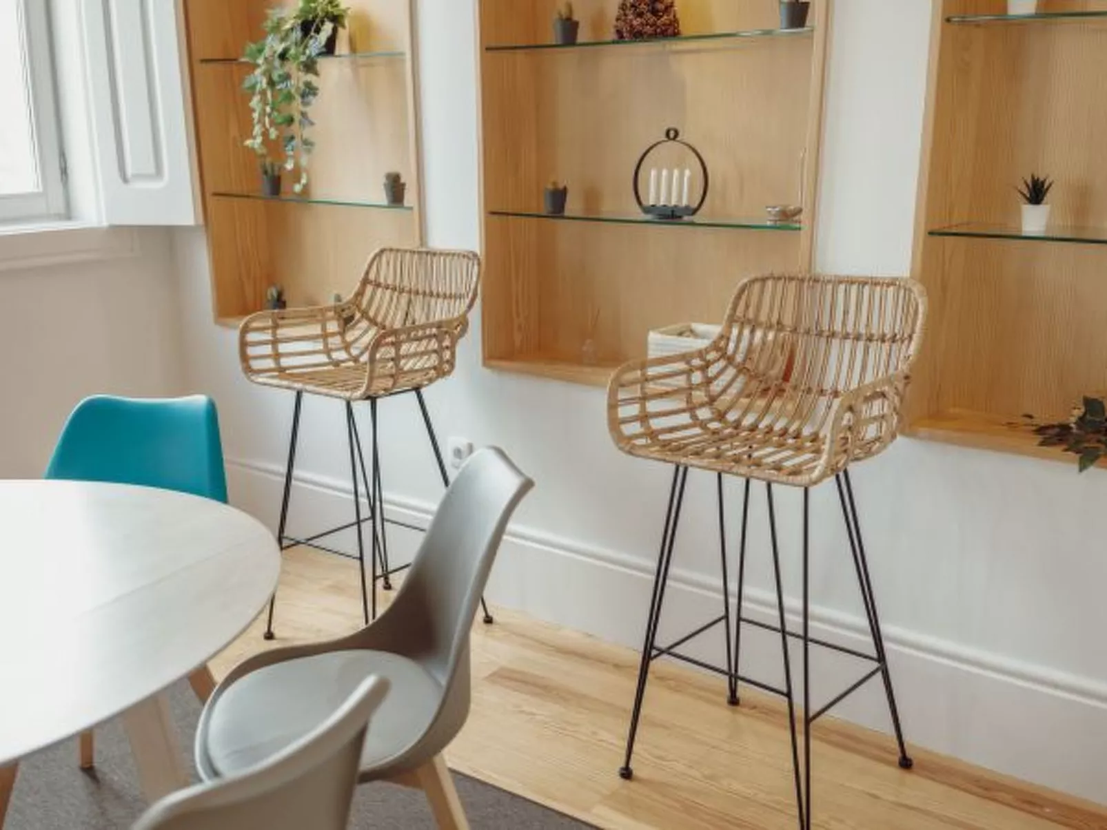 DOWNTOWN CLERIGOS with RIVER VIEW by VACATIONY - Inside