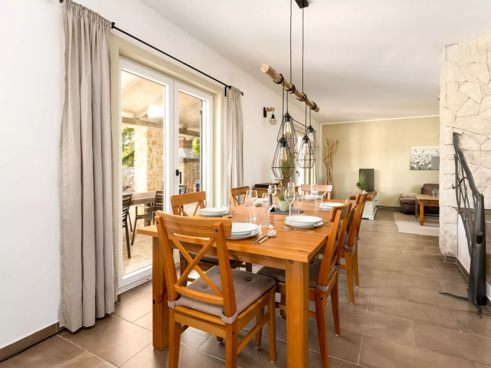 Eine luxuriöse Villa "Maslina" mit Pool und Grill - Dedans