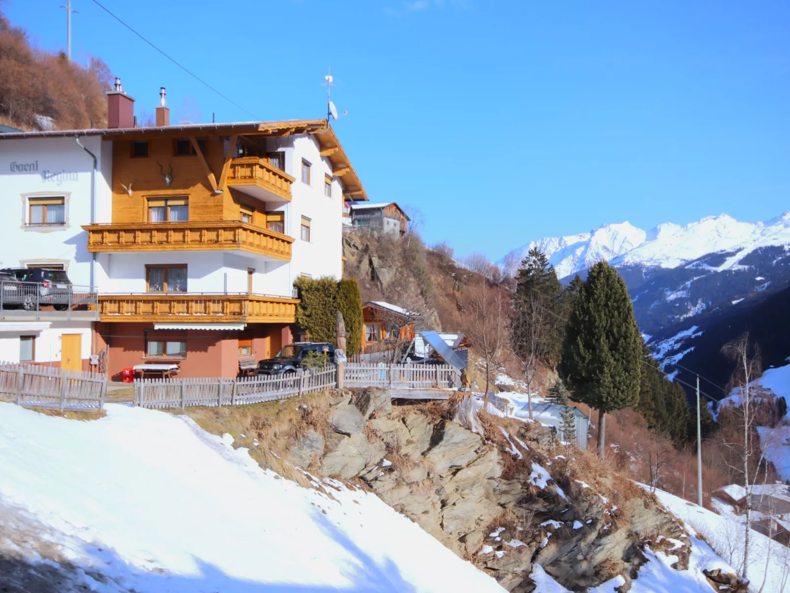 Garni Regina - Outside