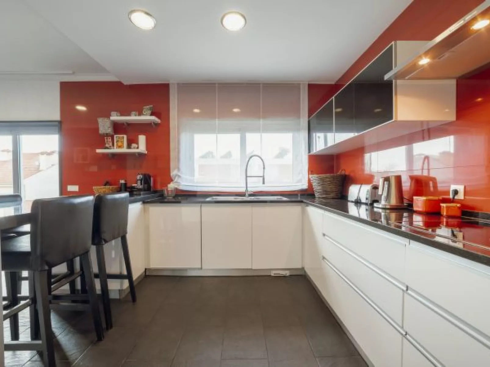 POOL & CINEMA VILLA by VACATIONY - Inside