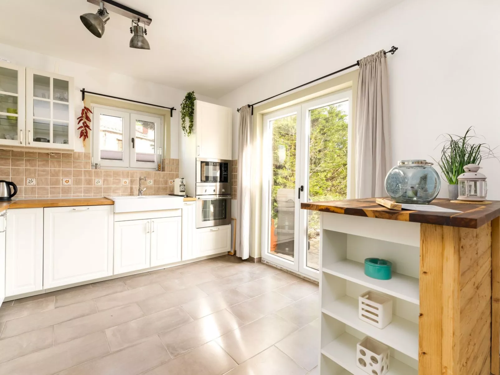 Eine luxuriöse Villa "Maslina" mit Pool und Grill - Dedans