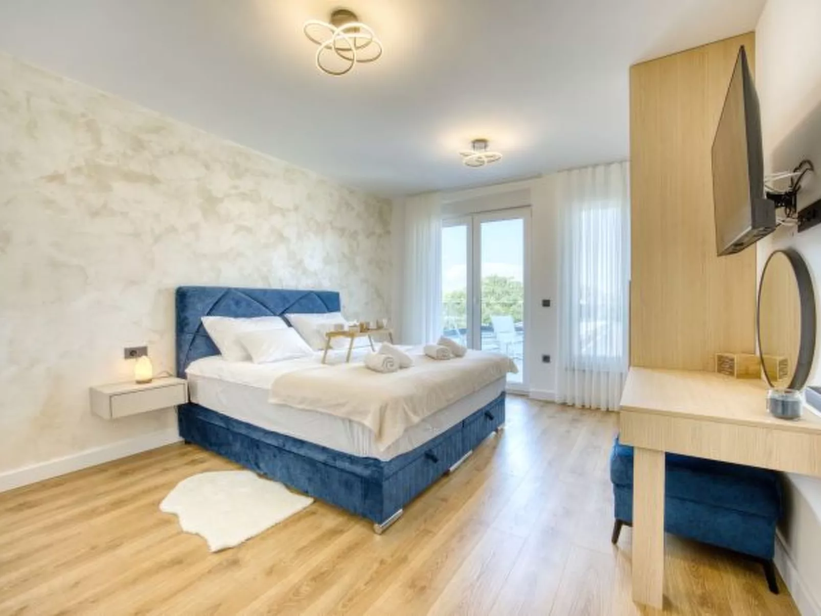 Villa Elena with two pools and spa - Image-tags.info