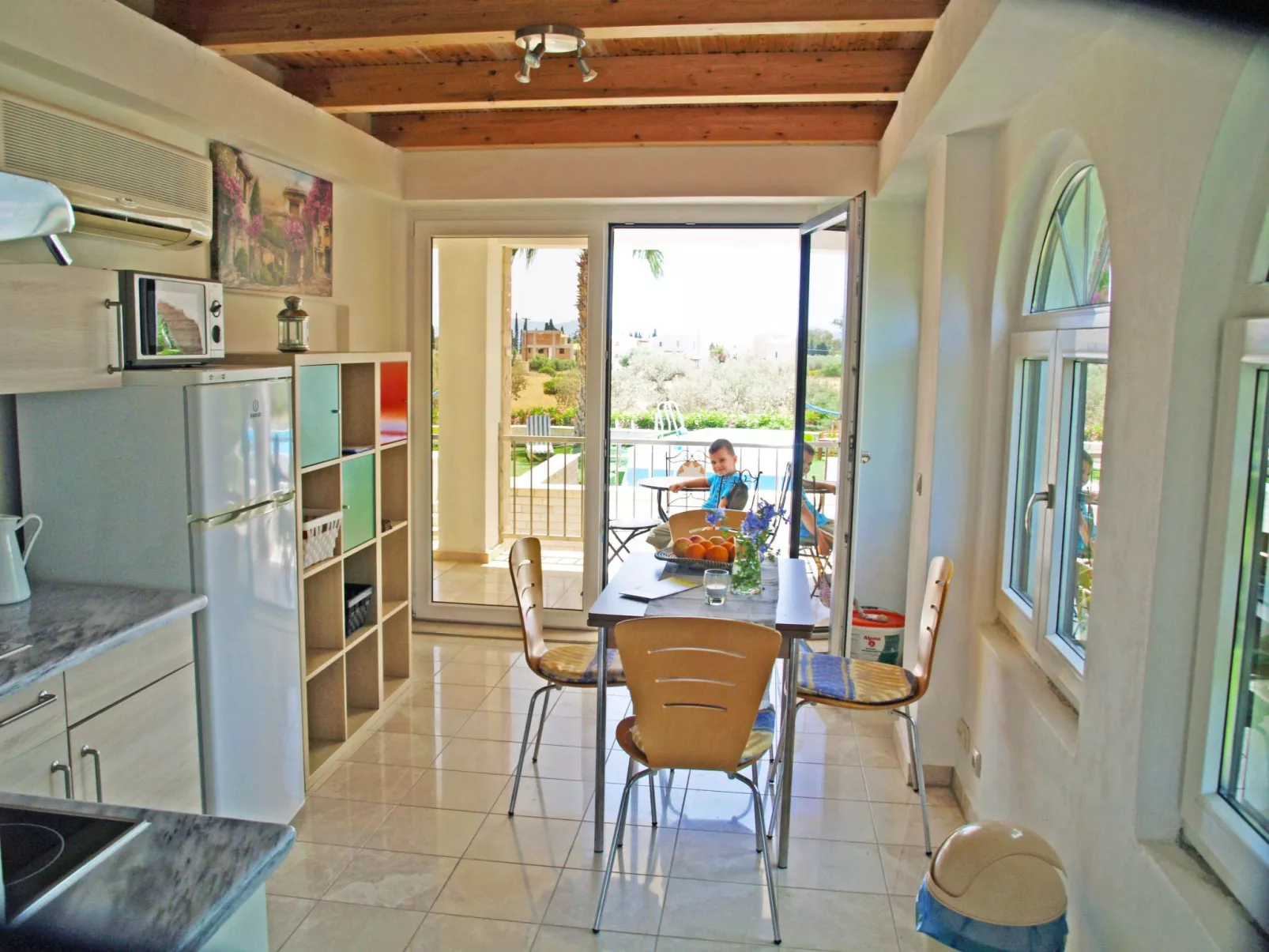 In Ermioni mit Grill, gemeinschaftlichem Pool und Terrasse - Drinnen