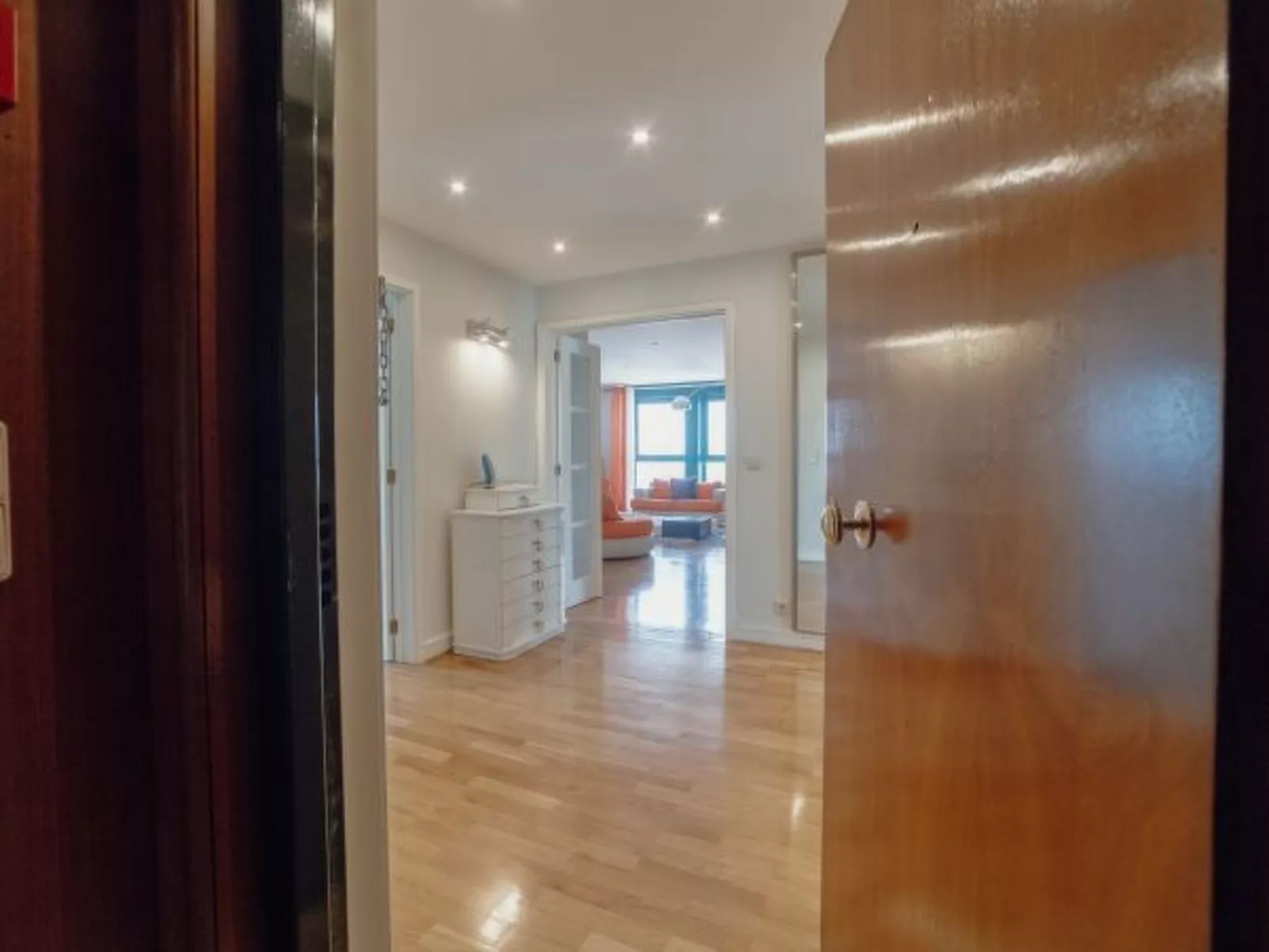 DOWNTOWN GRAND TOWER VIEW by VACATIONY - Inside