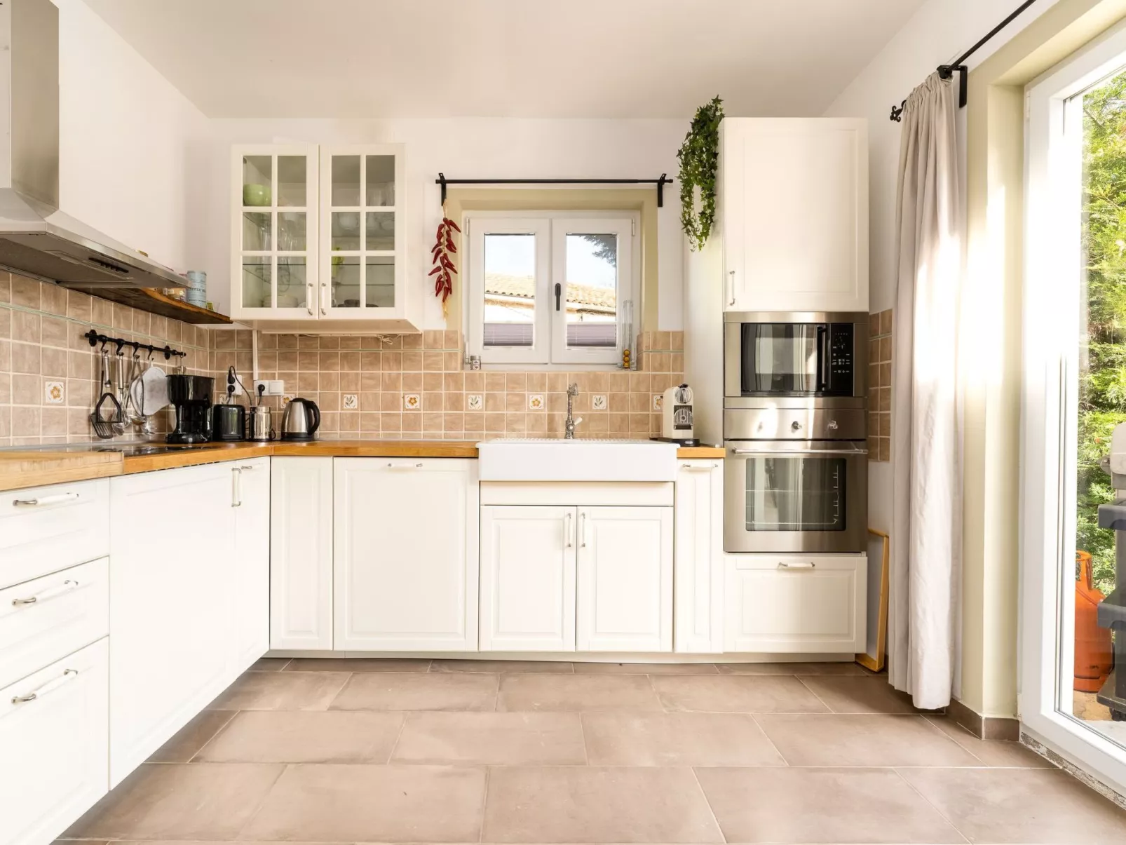 Eine luxuriöse Villa "Maslina" mit Pool und Grill - Dedans