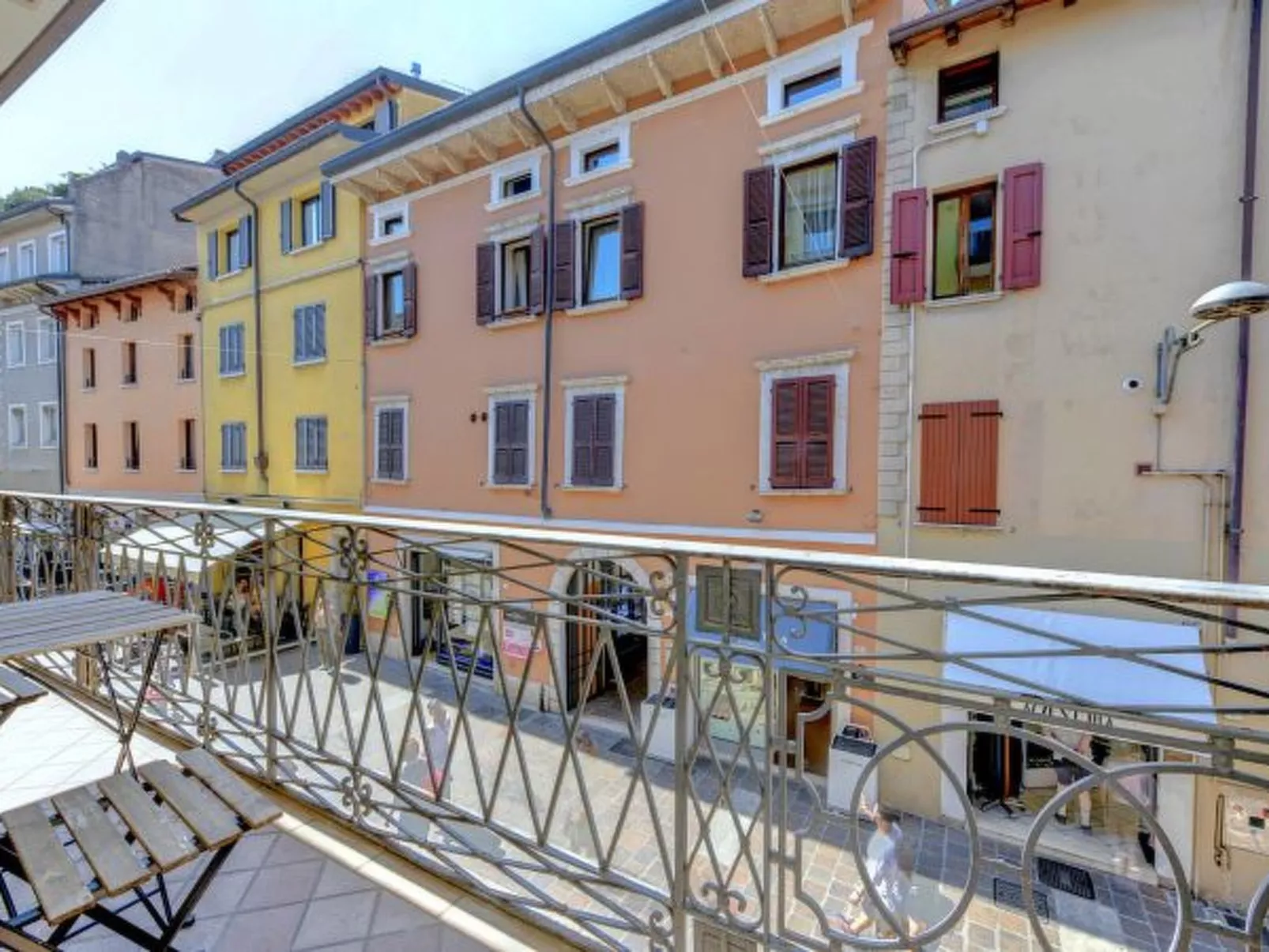 DesenzanoLoft - Der Riese vom See - Image-tags.info