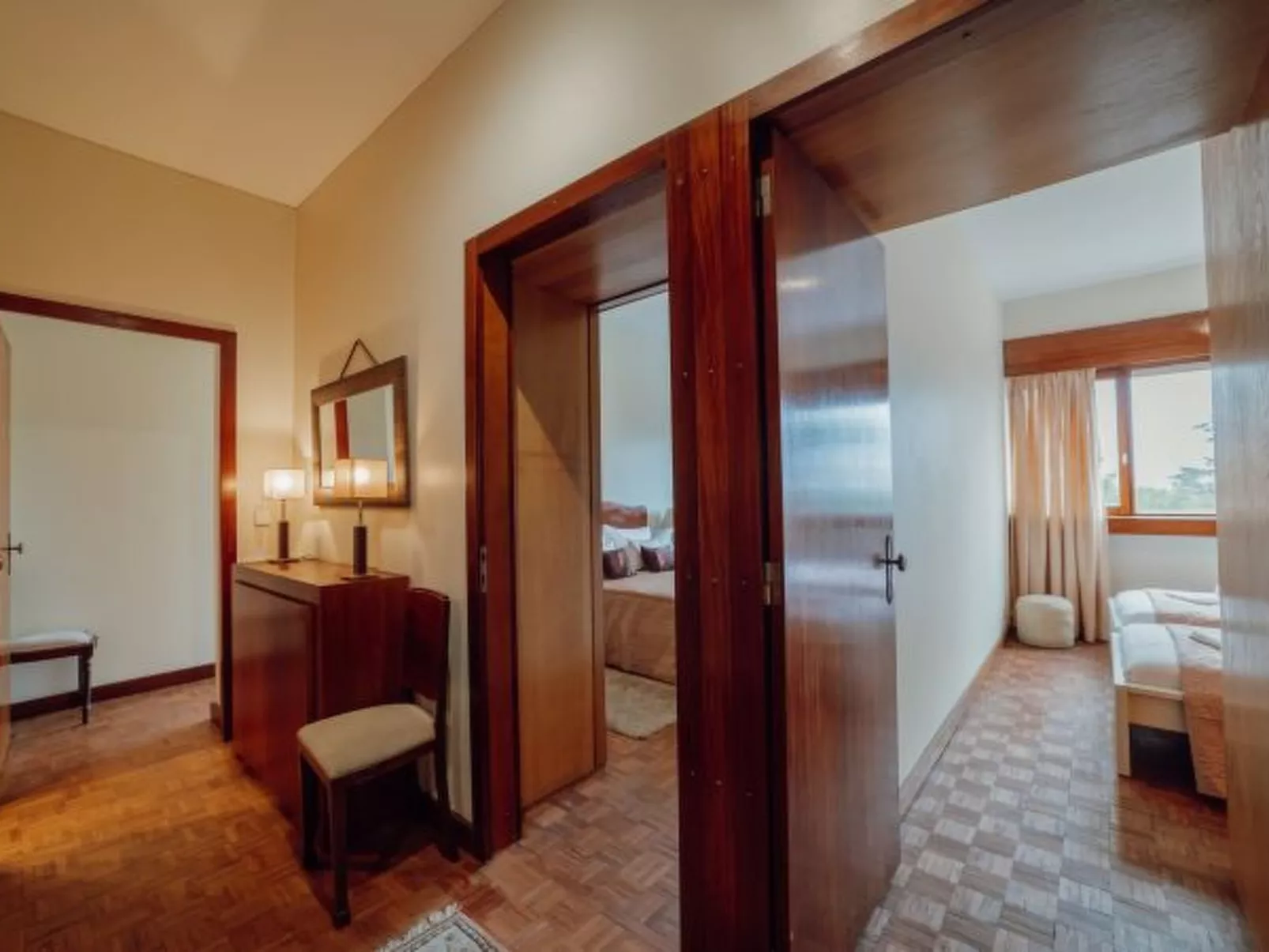 GRAND BOTANIC GARDEN APARTMENT by VACATIONY - Inside