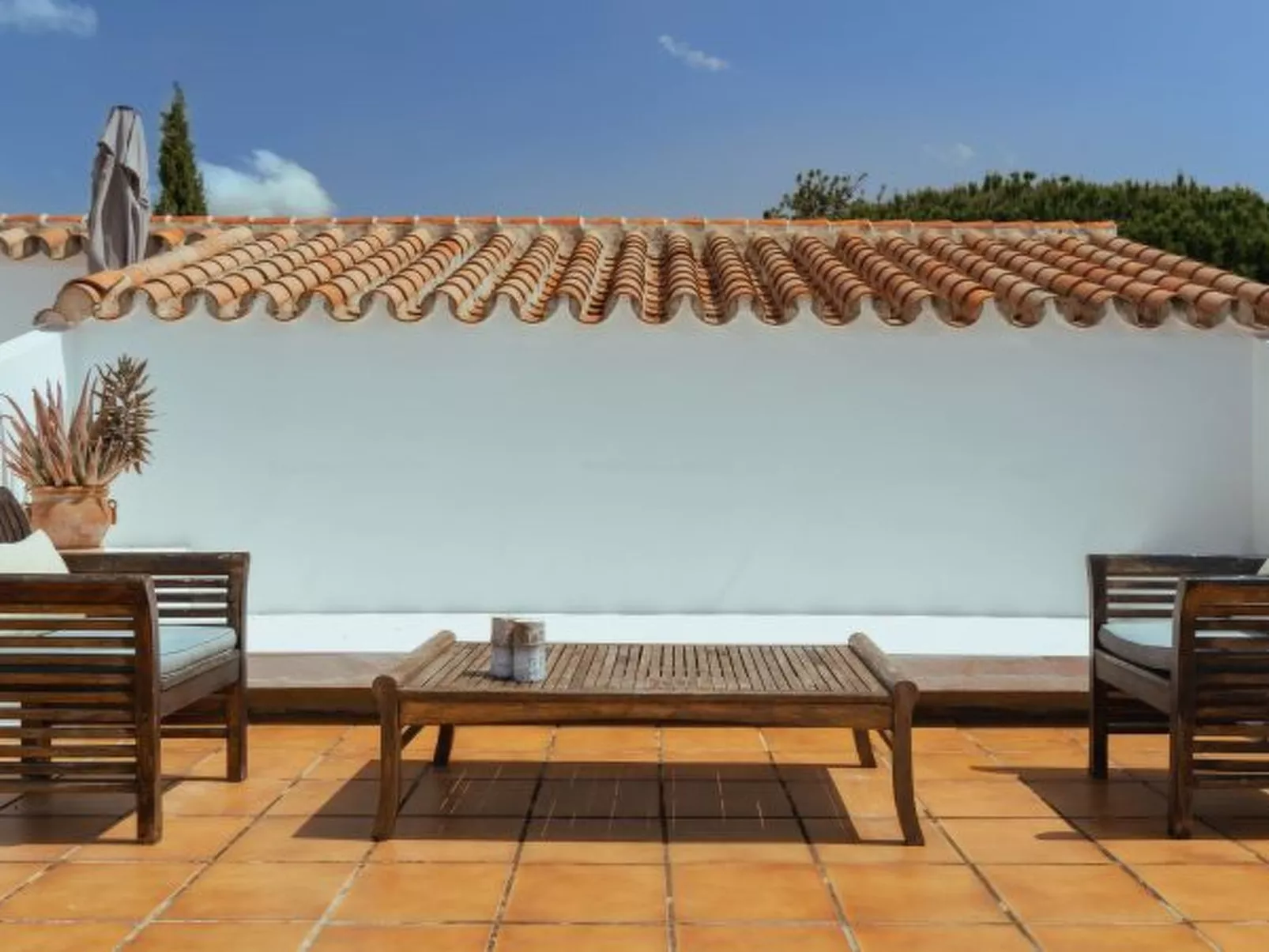 Villa Madrugada, beachside villa in Costabella - Image-tags.info