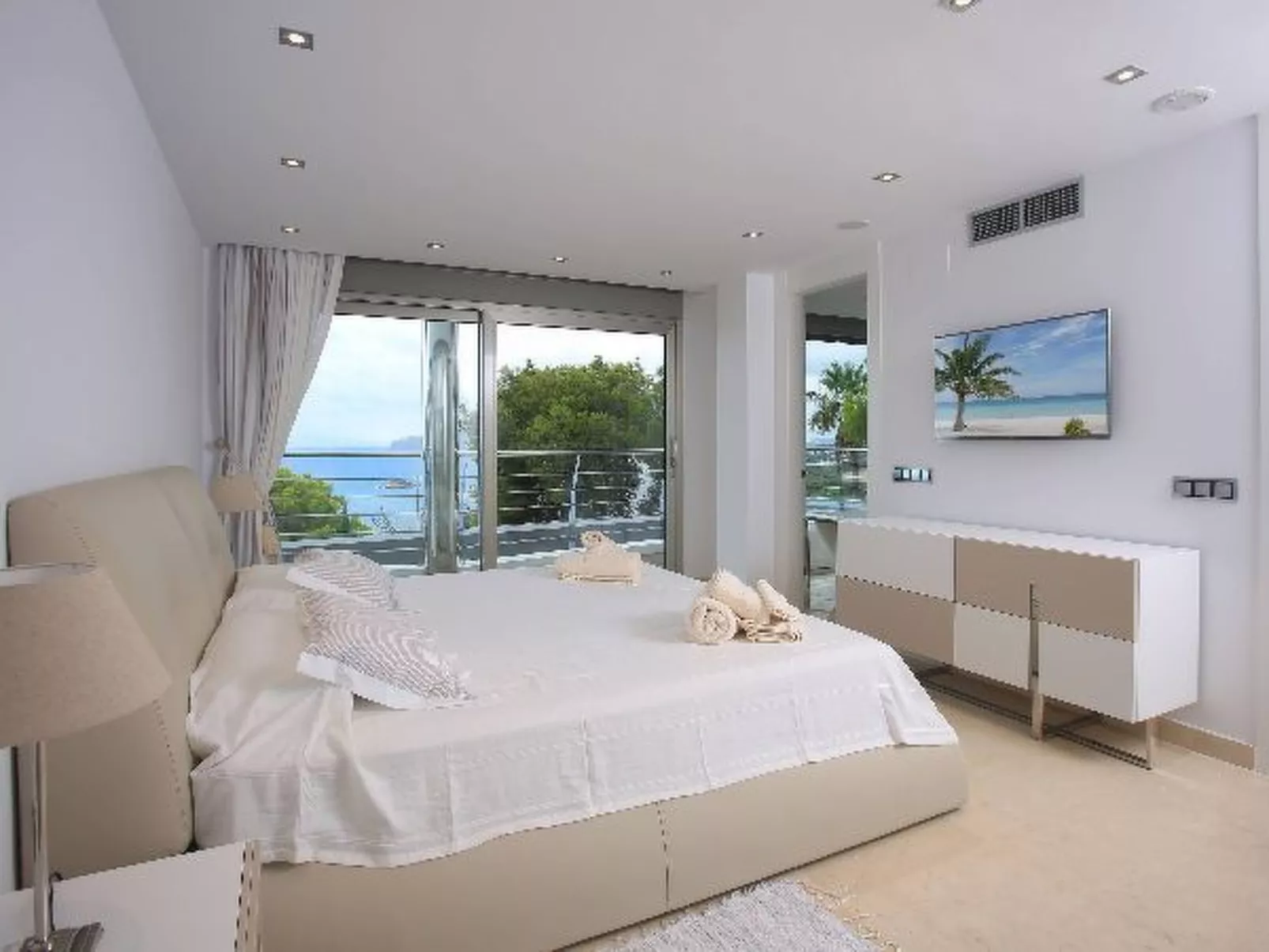 Villa Campomanes - PlusHolidays - Image-tags.info