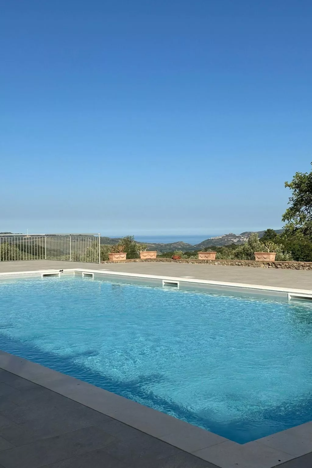 Tolles Reihenhaus im Olivenhain - Draußen