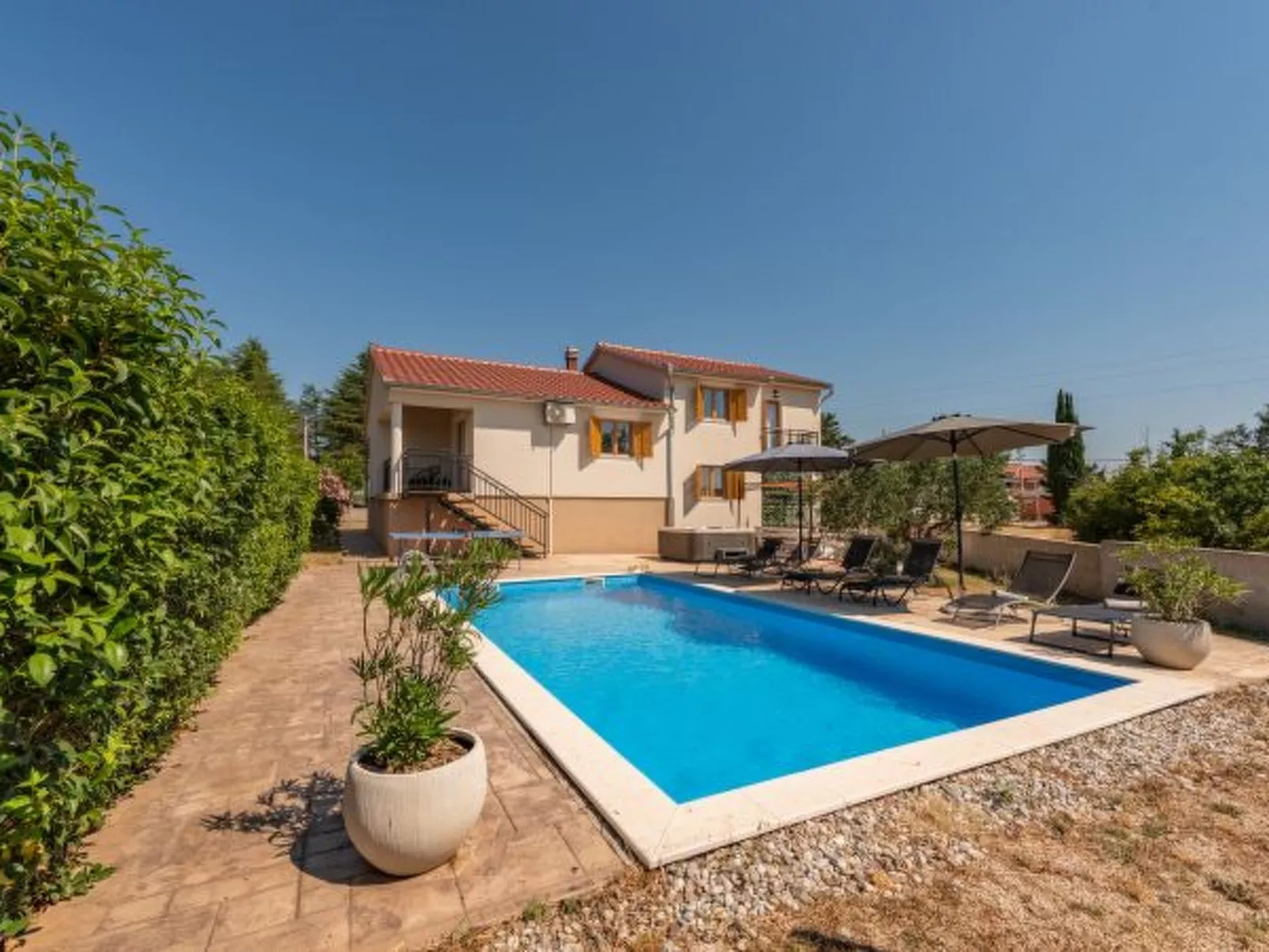 Holiday house Tina with jacuzzi and pool - Image-tags.info