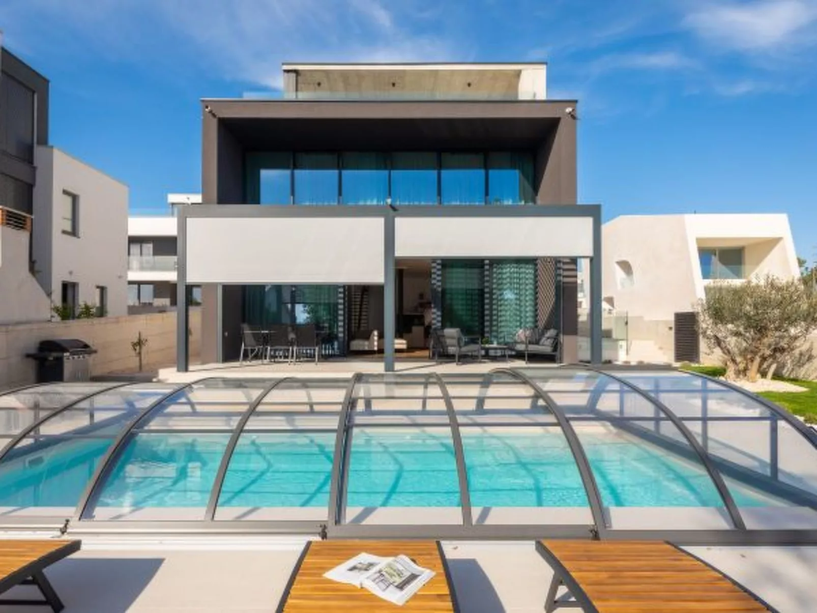 Villa Acacia with heated pool - Image-tags.info