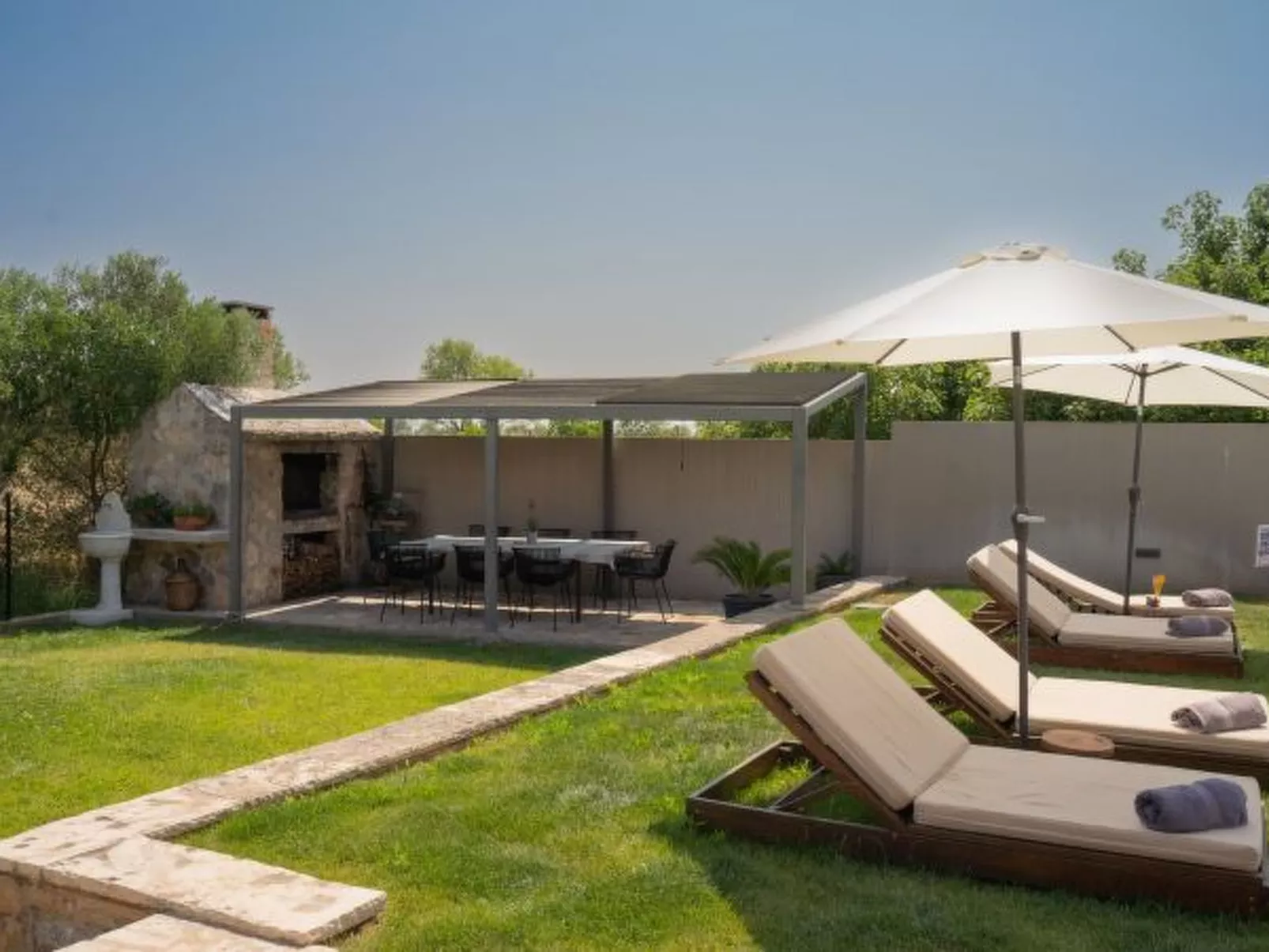 Villa Royal with heated pool - Image-tags.info