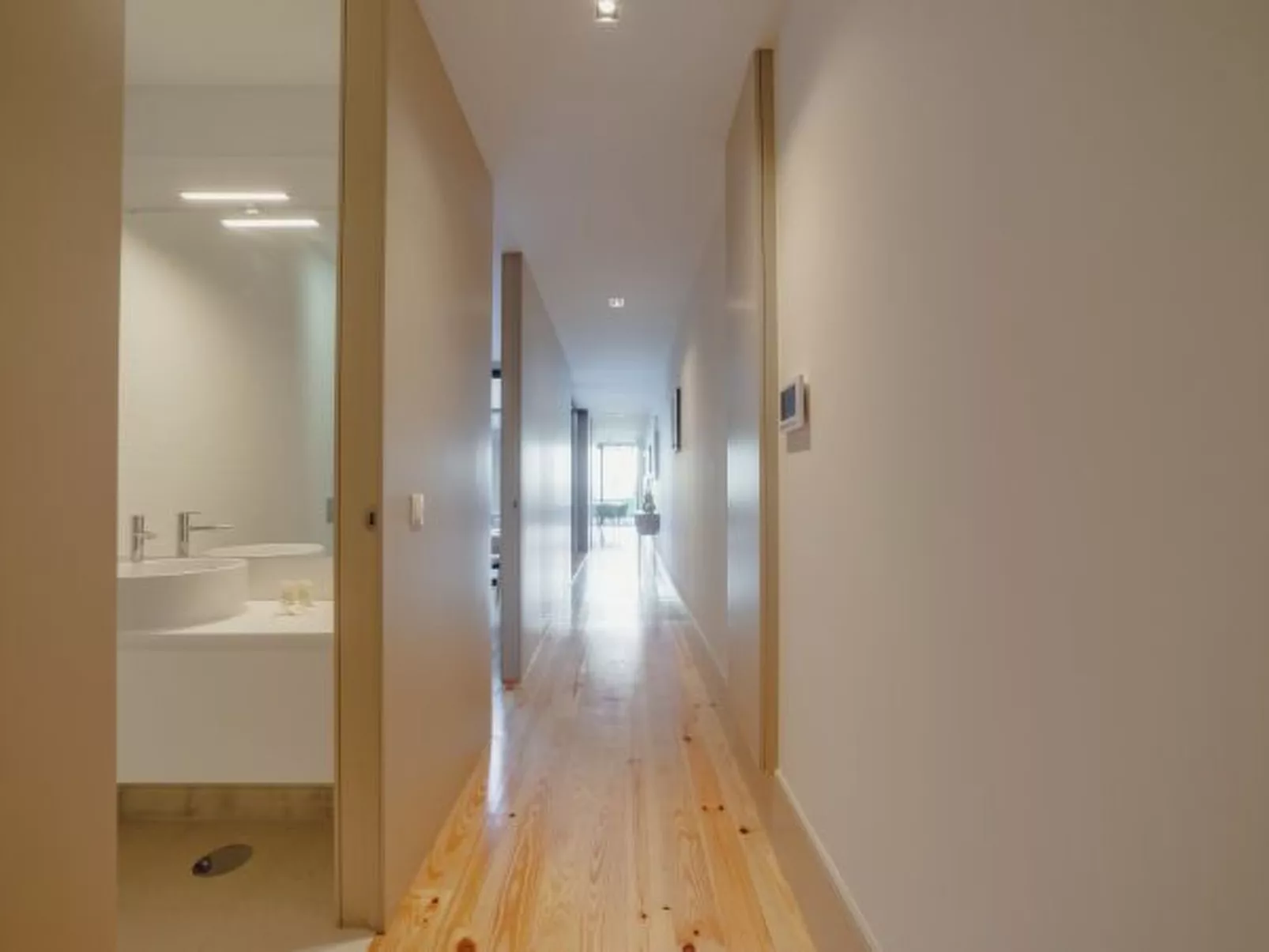 LEGACY OPORTO PREMIUM APARTMENT B by VACATIONY - Inside