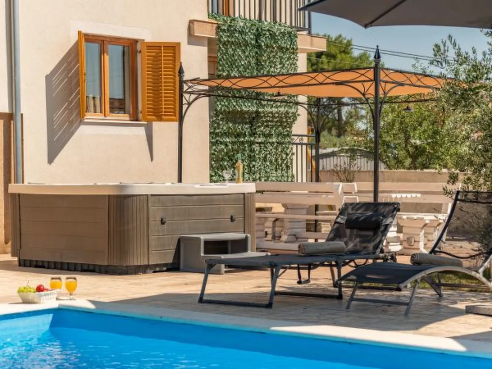 Holiday house Tina with jacuzzi and pool - Image-tags.info