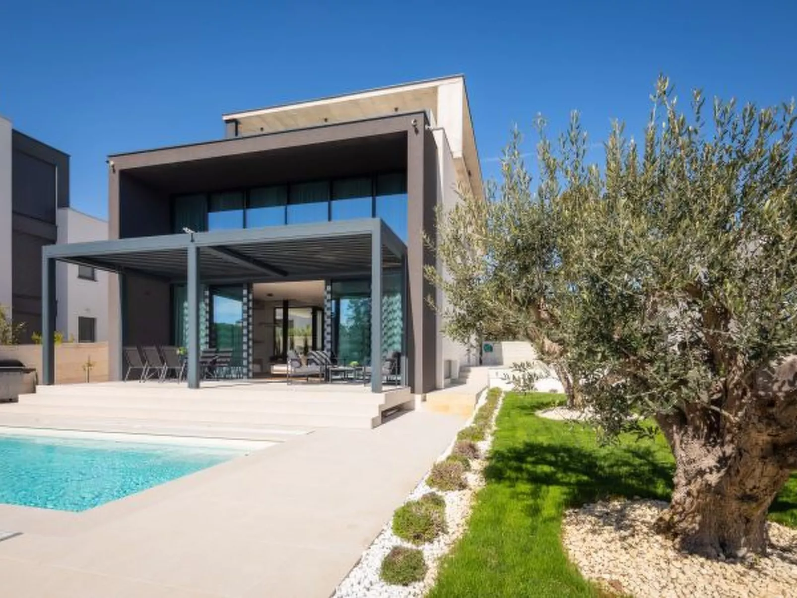 Villa Acacia with heated pool - Image-tags.info