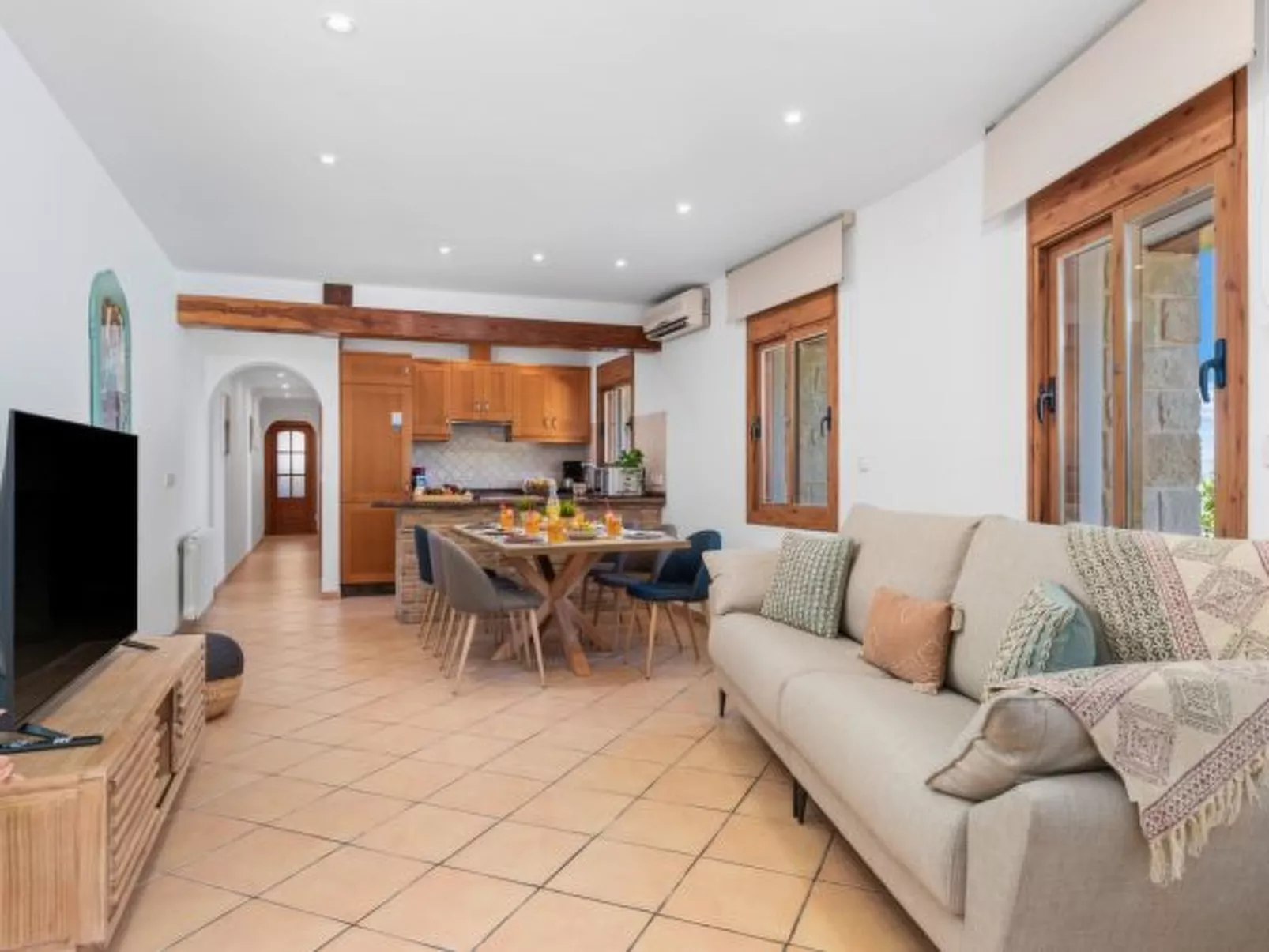 Villa Joan - PlusHolidays - Image-tags.info