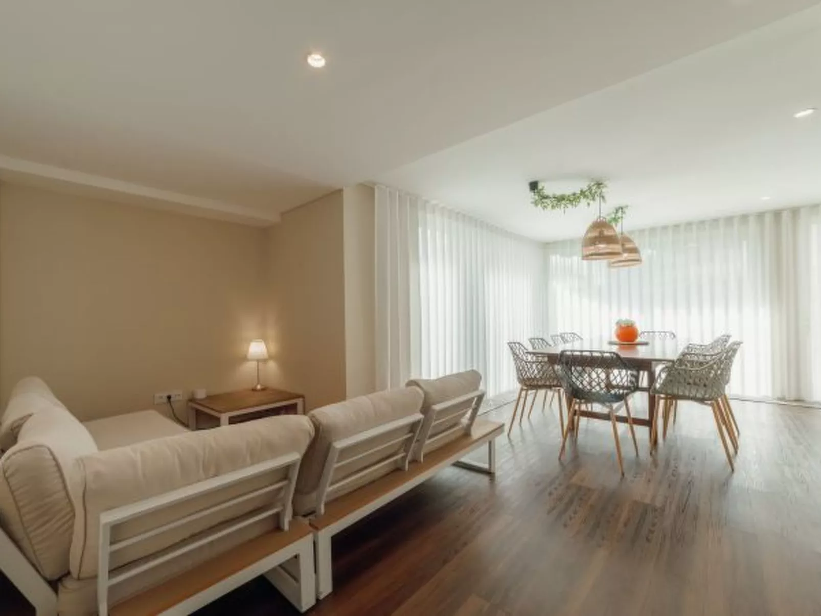 POOL & CINEMA VILLA by VACATIONY - Inside