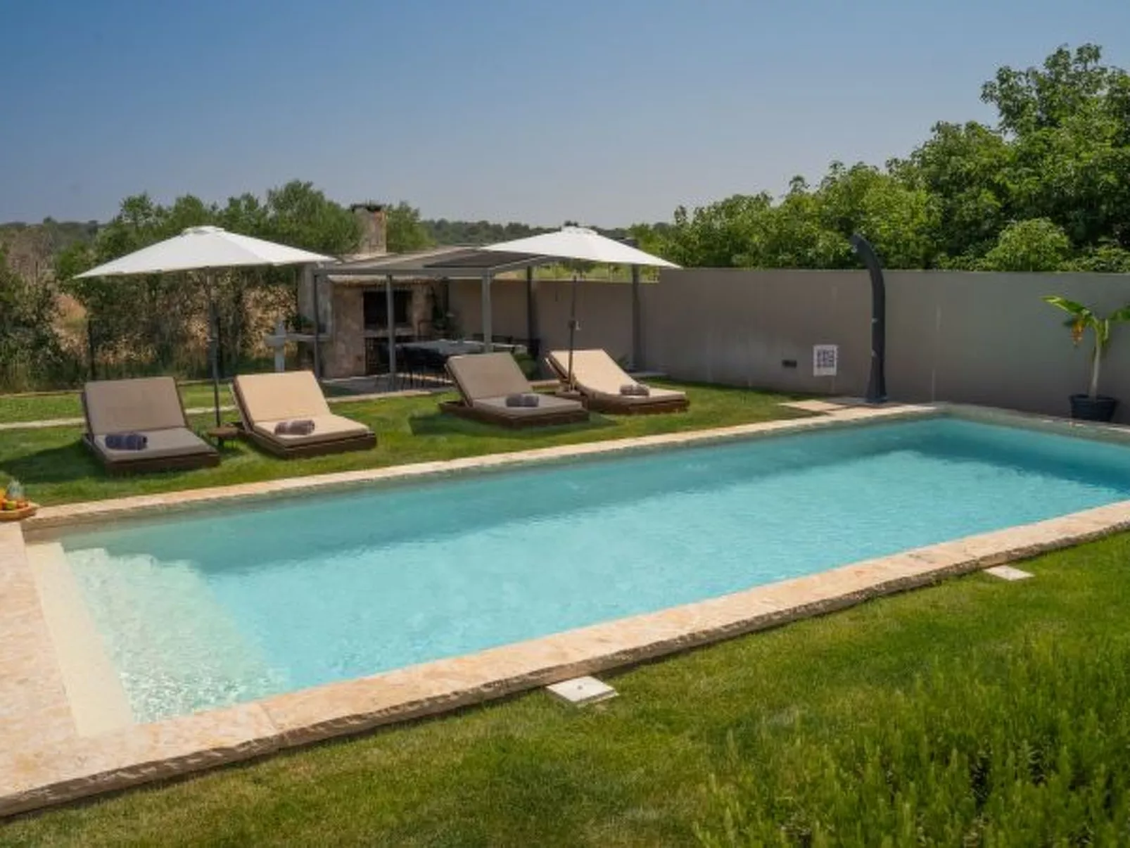 Villa Royal with heated pool - Image-tags.info