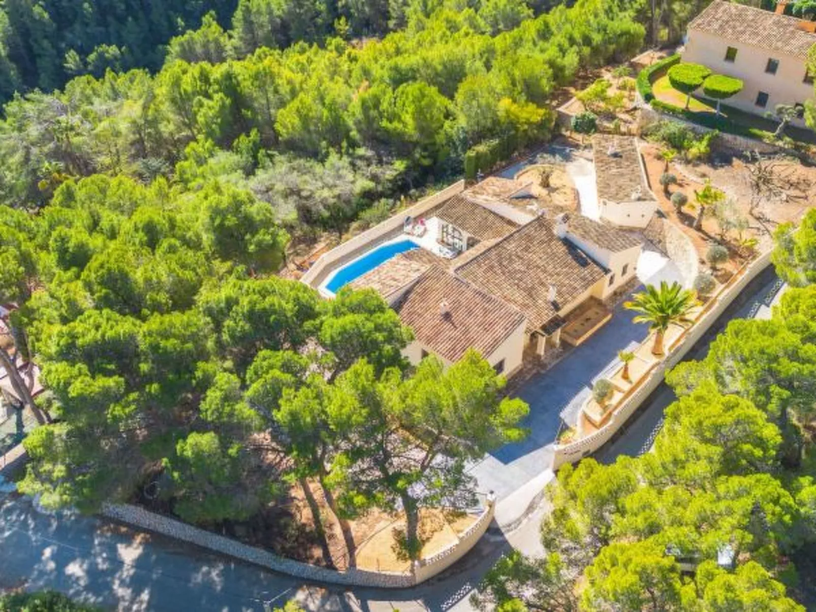 Villa Moskoa - PlusHolidays - Image-tags.info