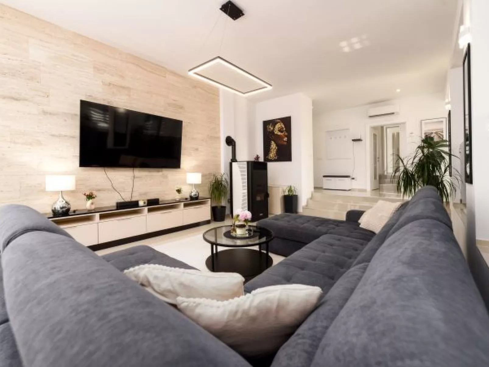 Villa Miranda with pool - Image-tags.info