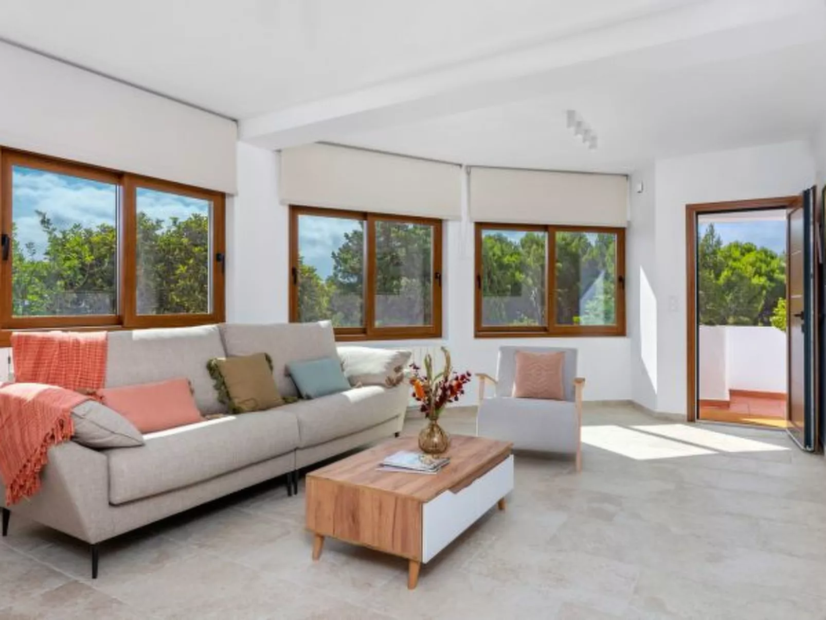 Villa Joan - PlusHolidays - Image-tags.info